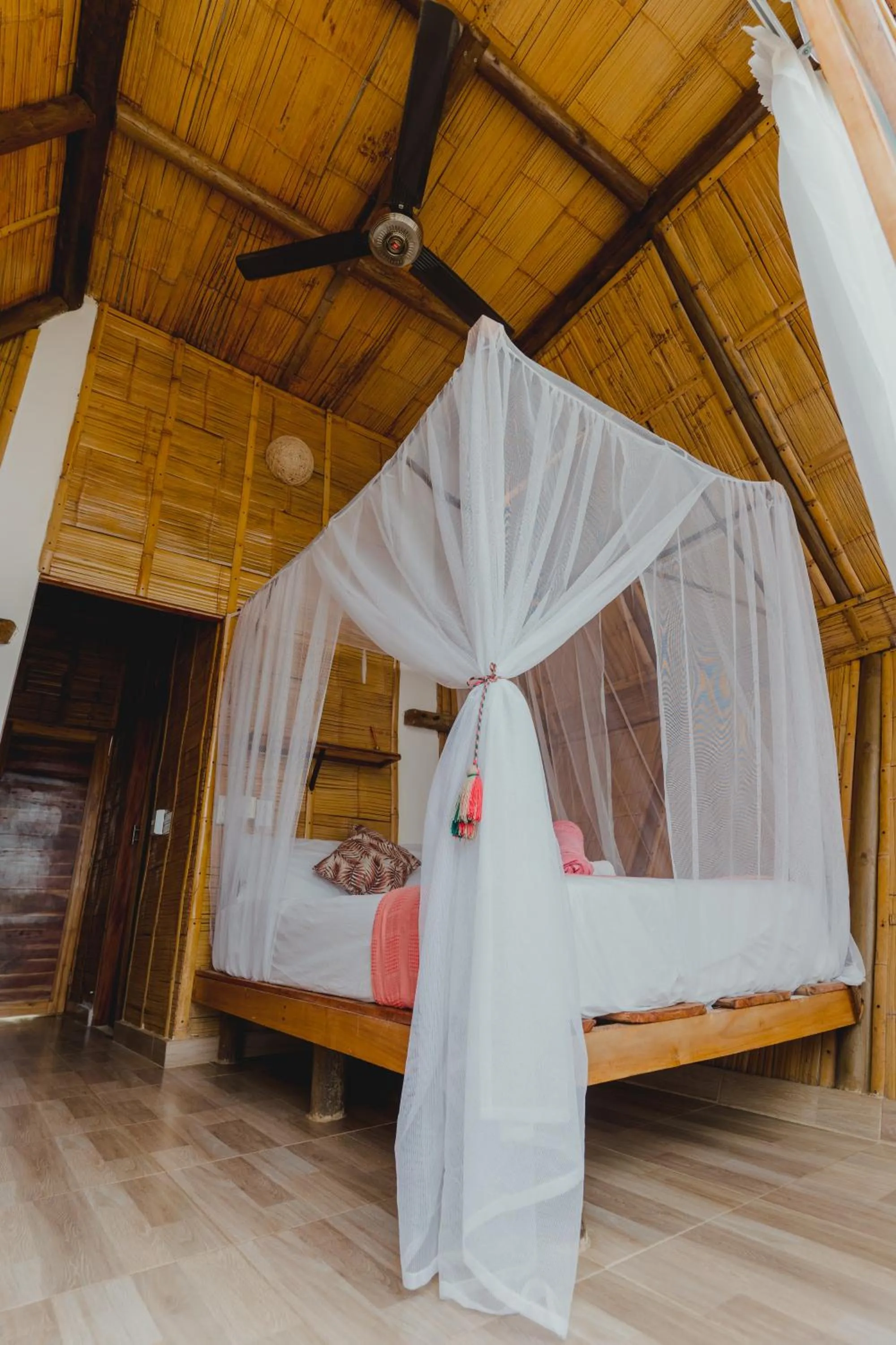 Bed in UUTTAAKA Eco-Hotel