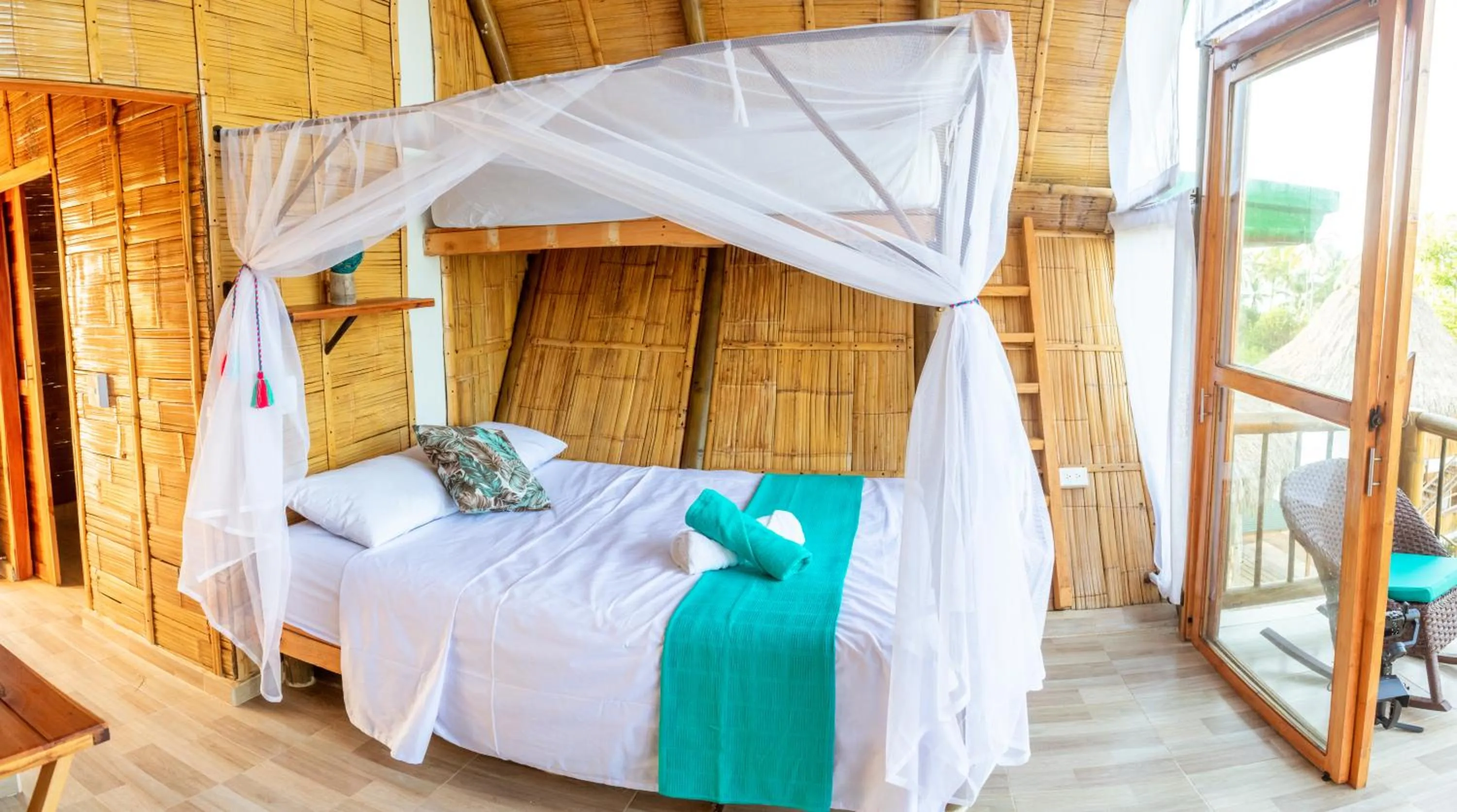 Property building, Bed in UUTTAAKA Eco-Hotel