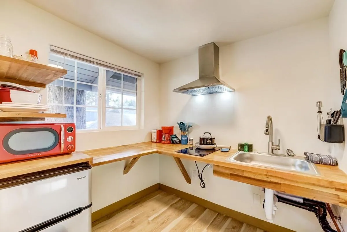 Coffee/tea facilities in Tahoe Mountain Inn