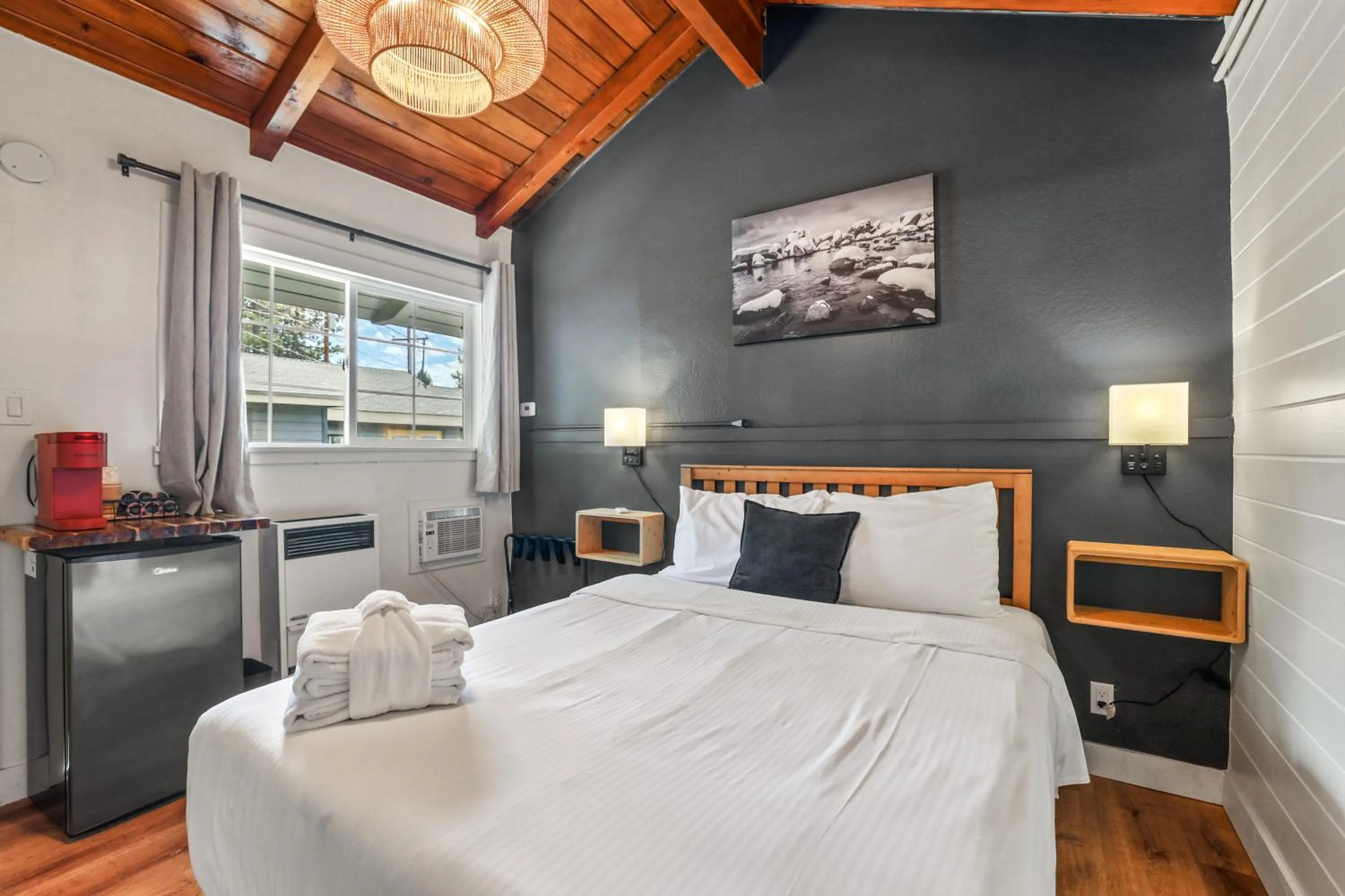 Bed in Tahoe Mountain Inn