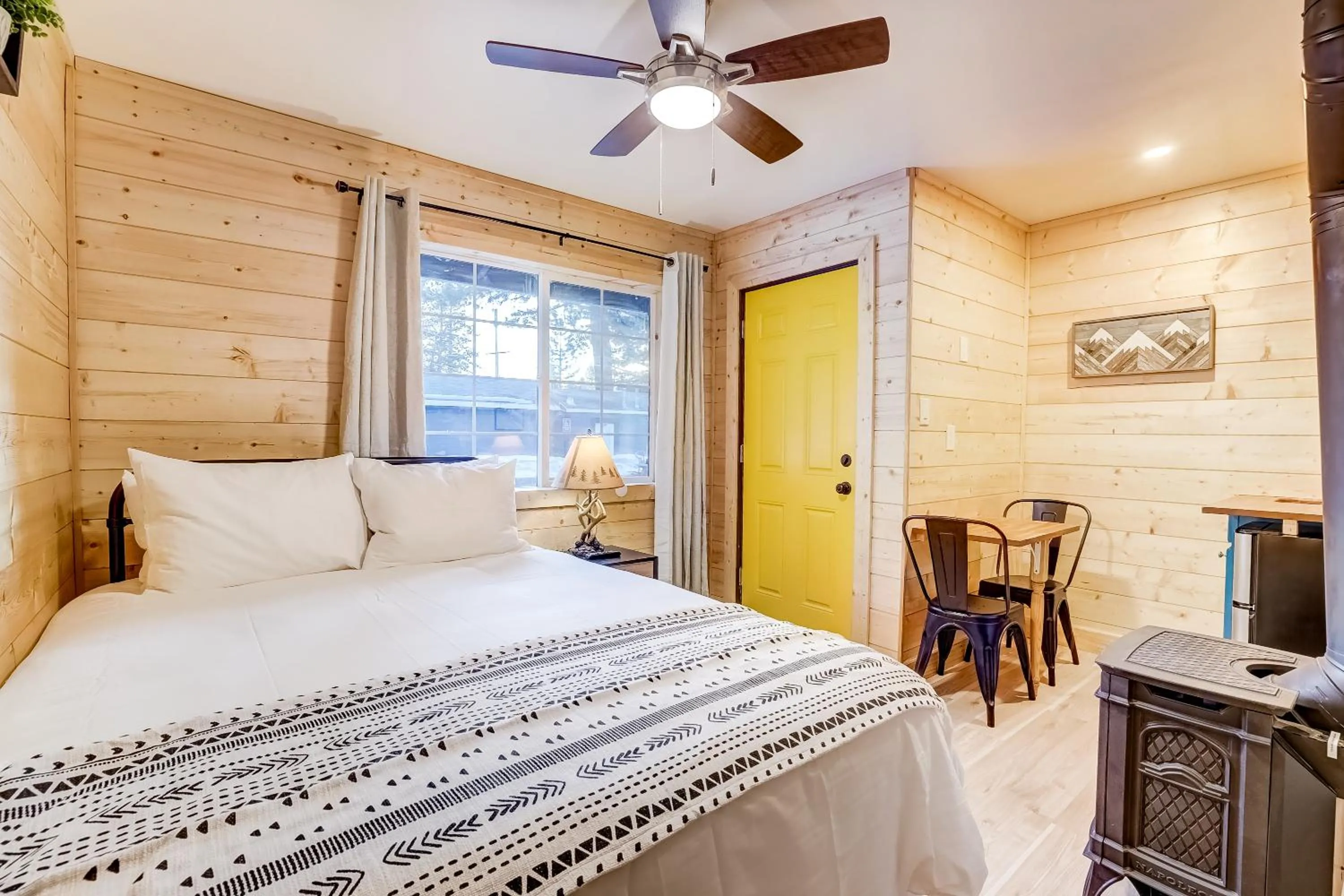 Bed in Tahoe Mountain Inn