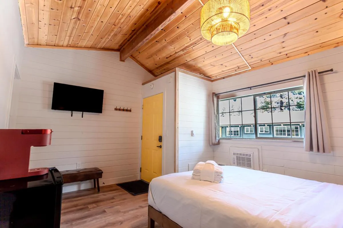 Bed in Tahoe Mountain Inn