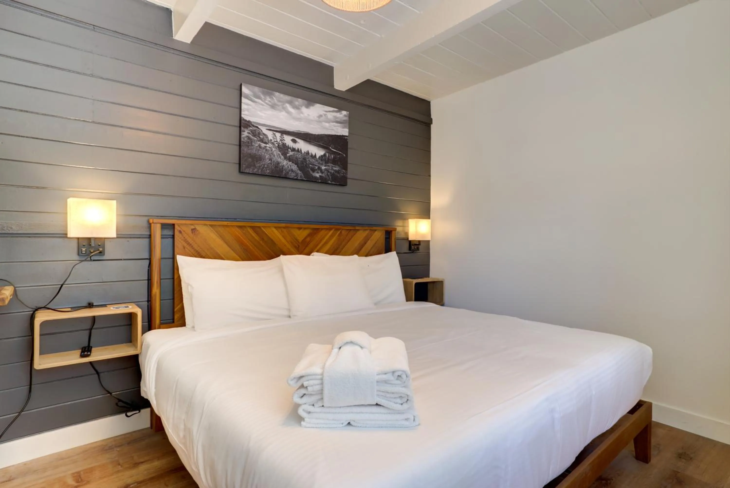 Bed in Tahoe Mountain Inn