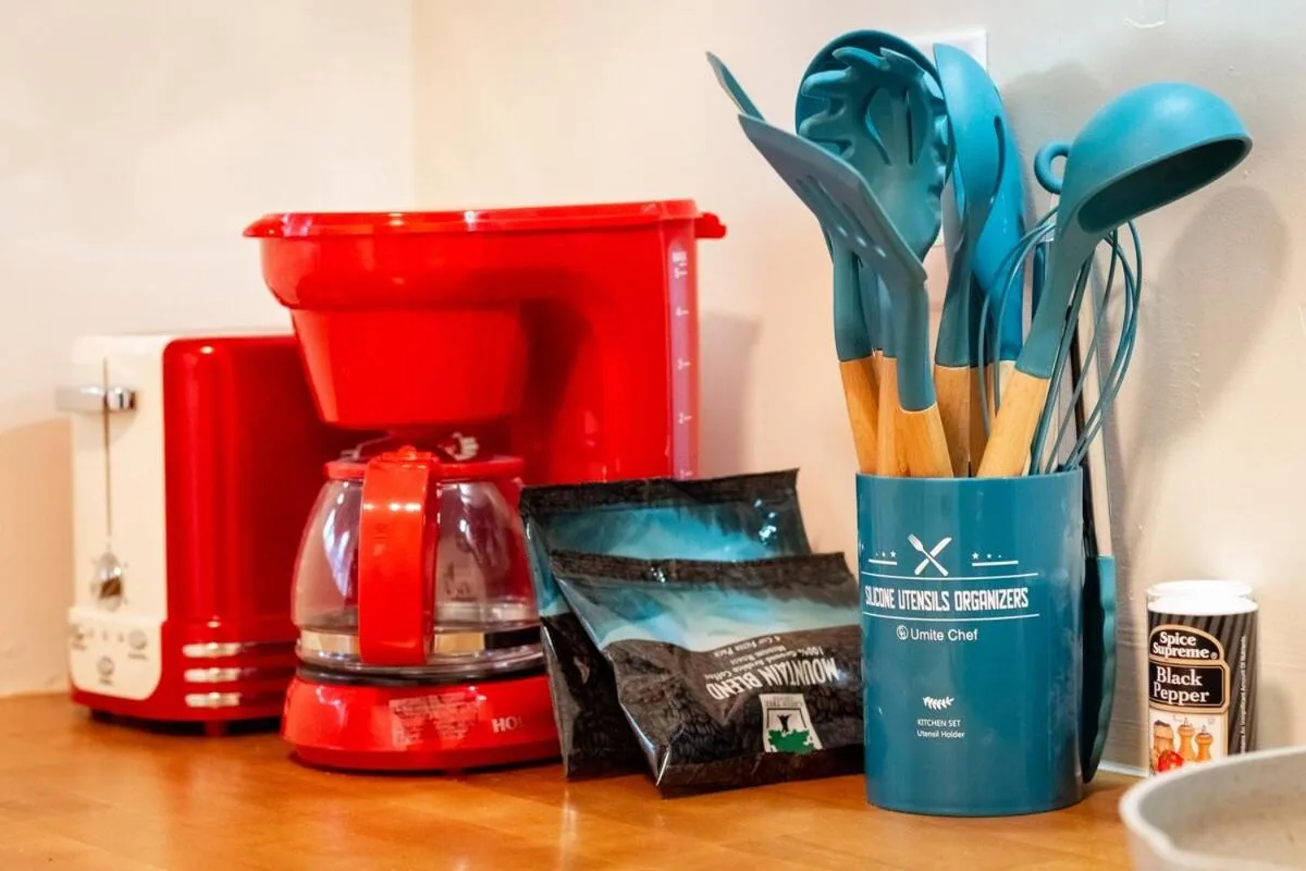 Coffee/tea facilities in Tahoe Mountain Inn