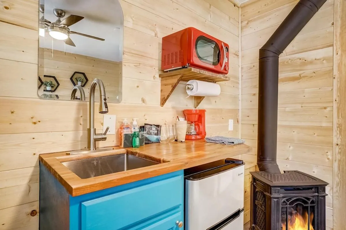 Coffee/tea facilities in Tahoe Mountain Inn