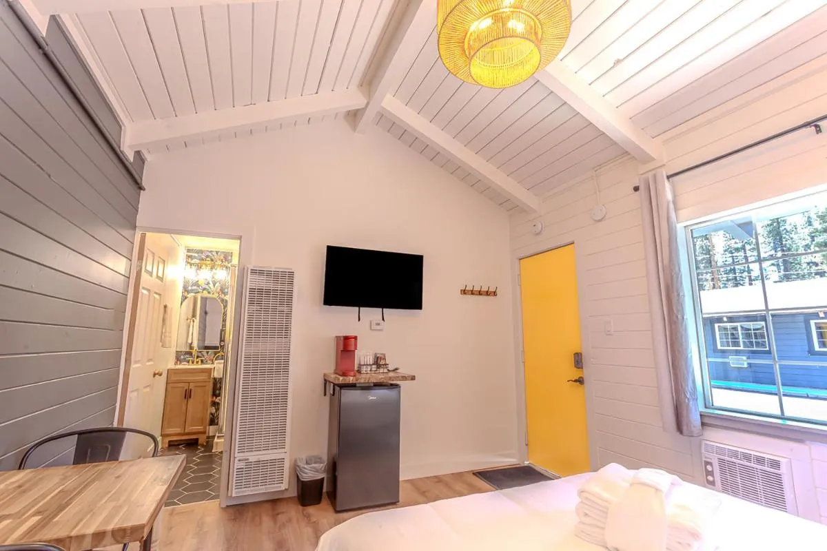 Bed in Tahoe Mountain Inn