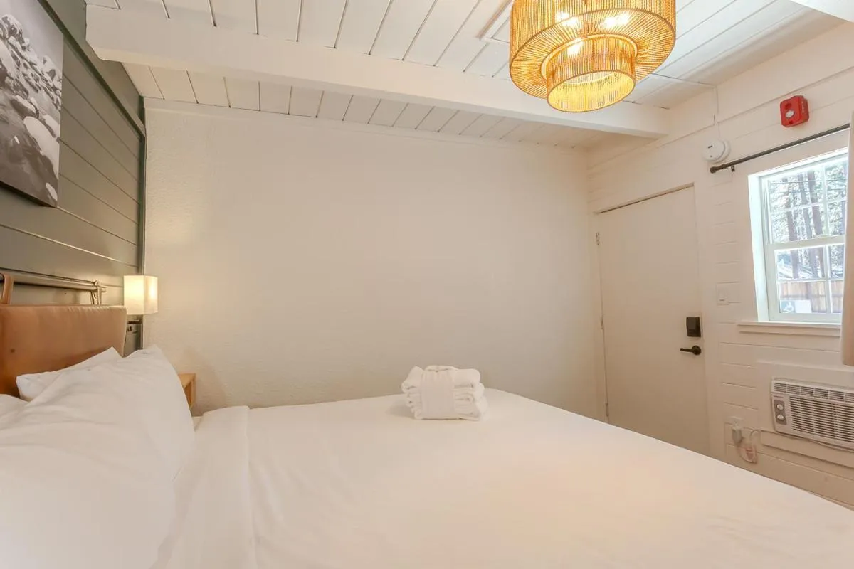 Bed in Tahoe Mountain Inn