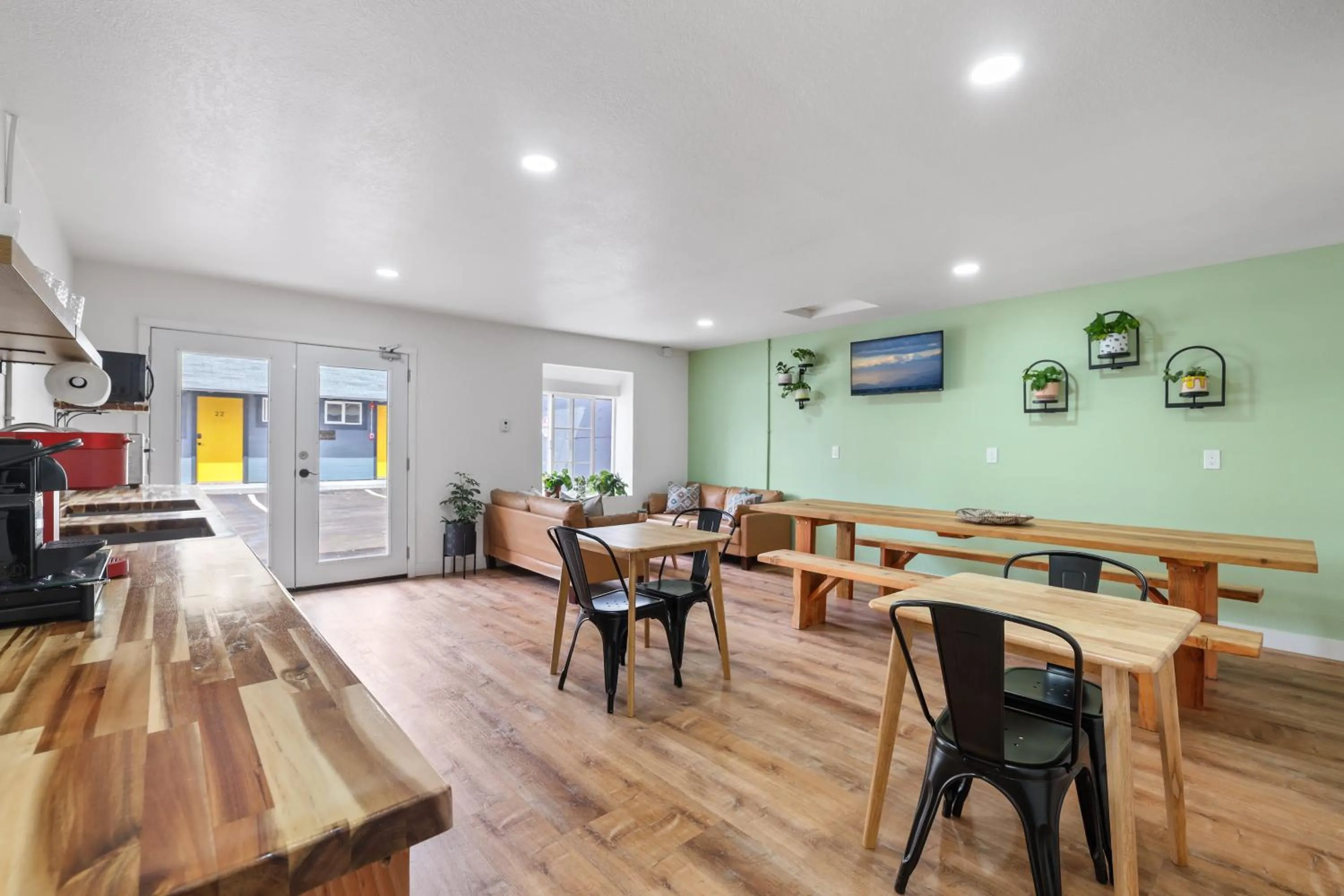 Kitchen or kitchenette in Tahoe Mountain Inn