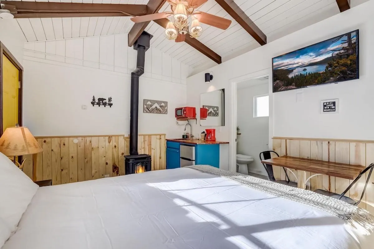 Bed in Tahoe Mountain Inn