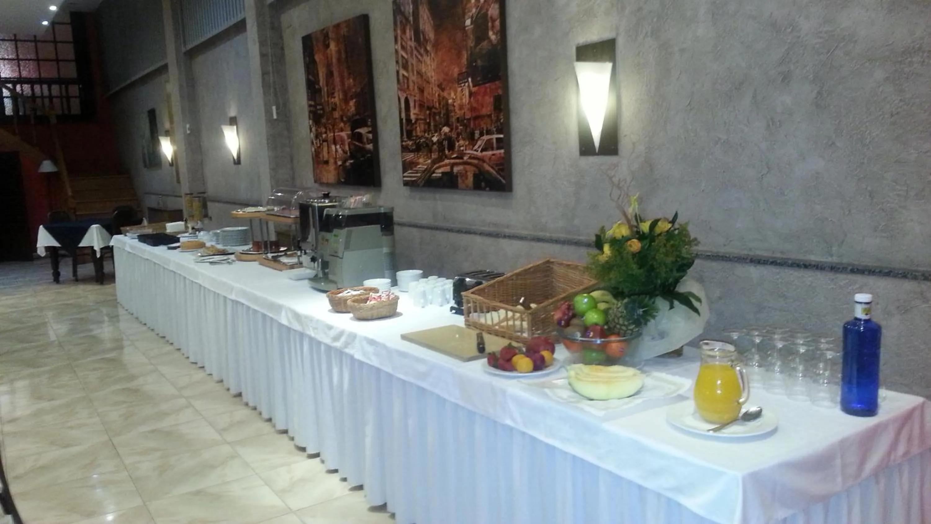 Breakfast in Hotel Alfonso IX