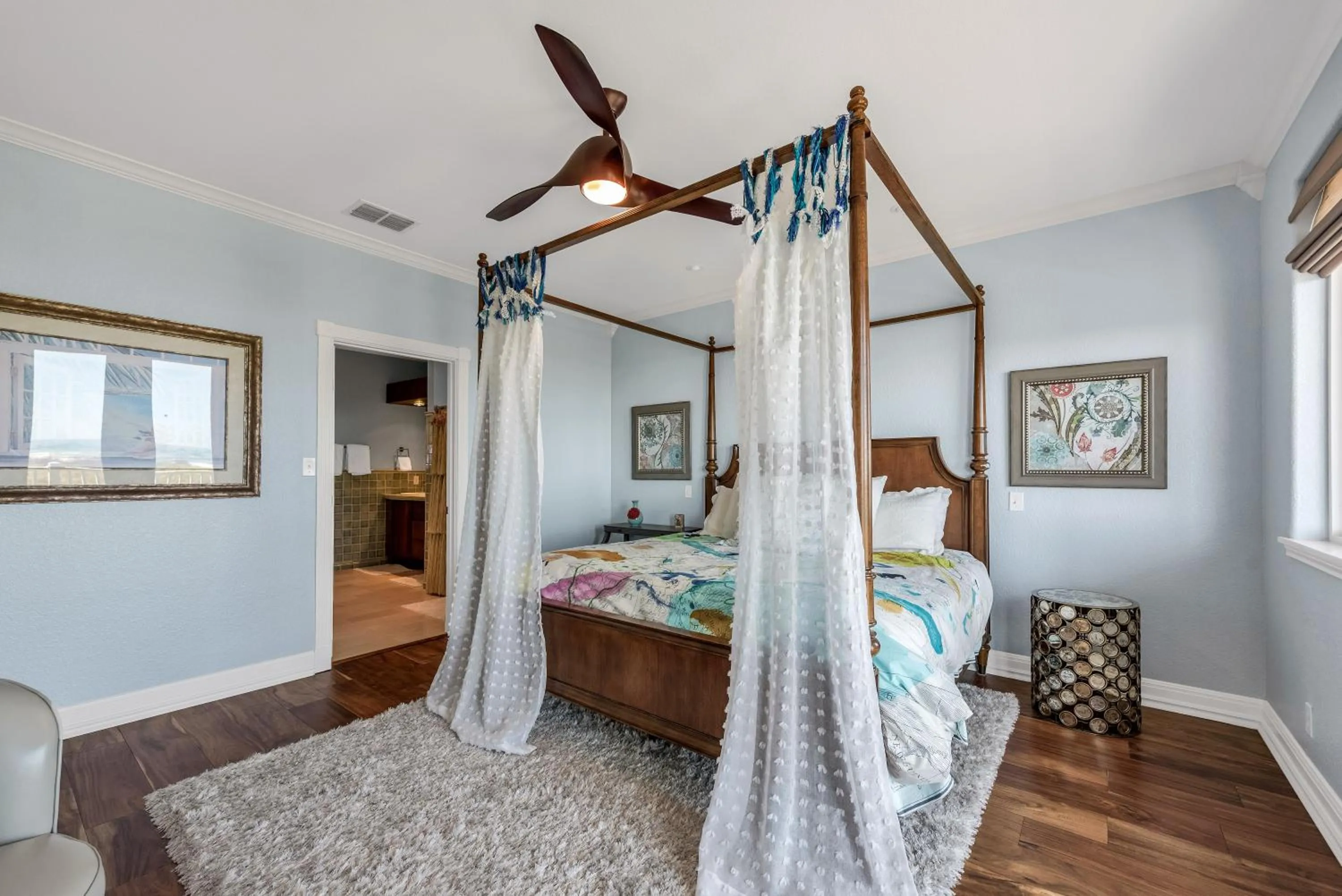 Property building, Bed in Itll Do With an Amazing View