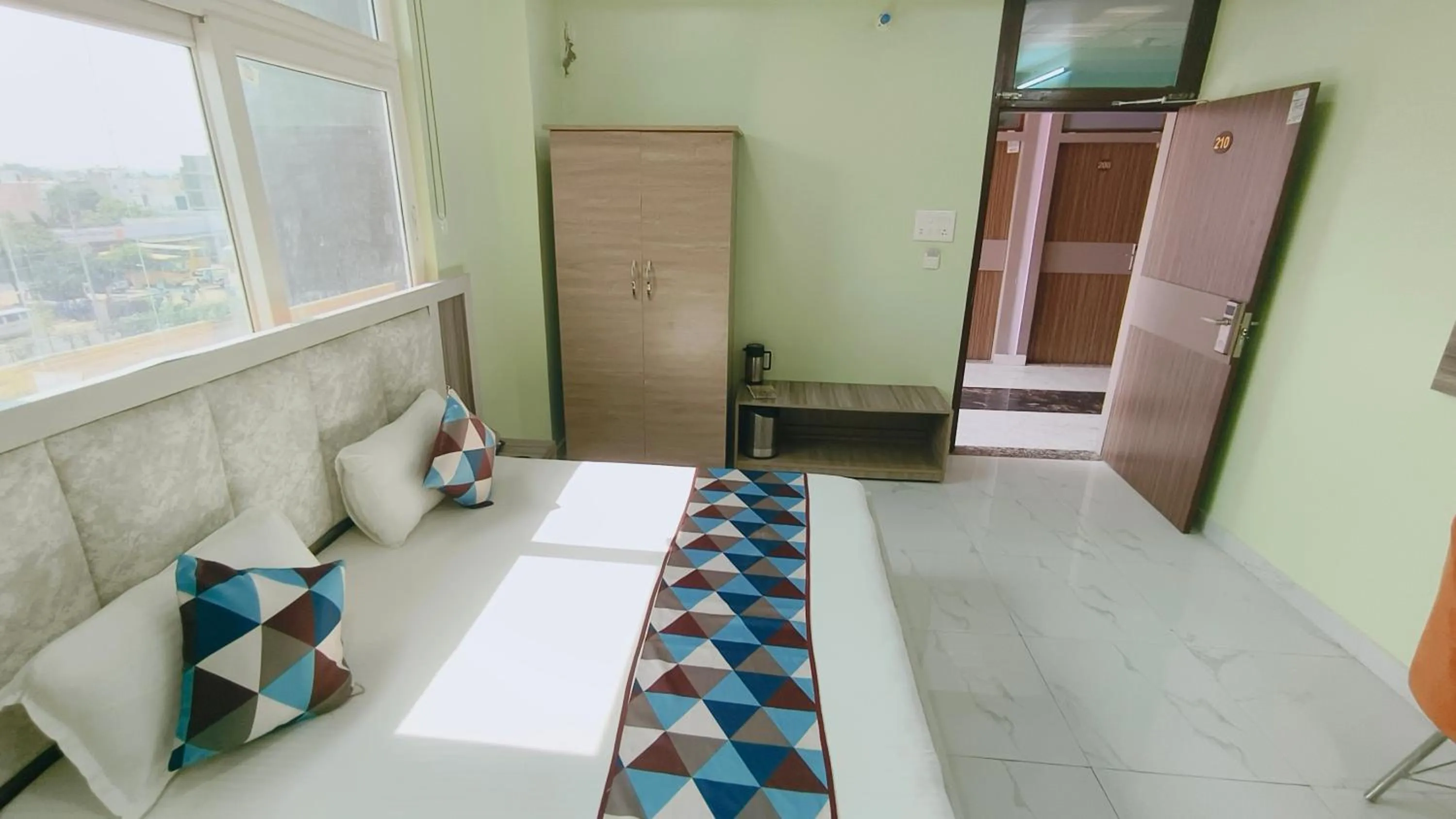 Bed in HOTEL AMAR PALACE BHARATPUR