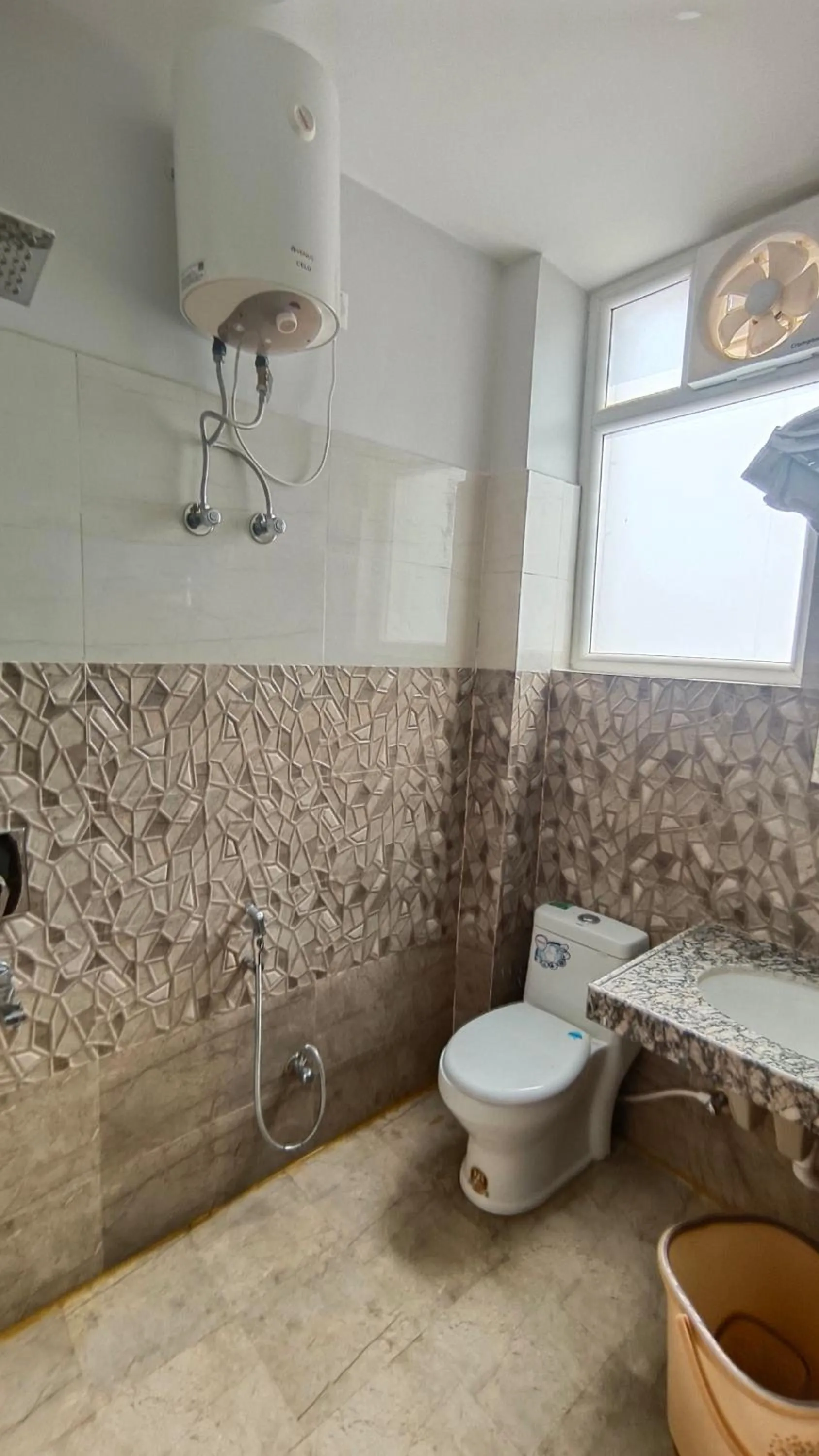 Shower in HOTEL AMAR PALACE BHARATPUR