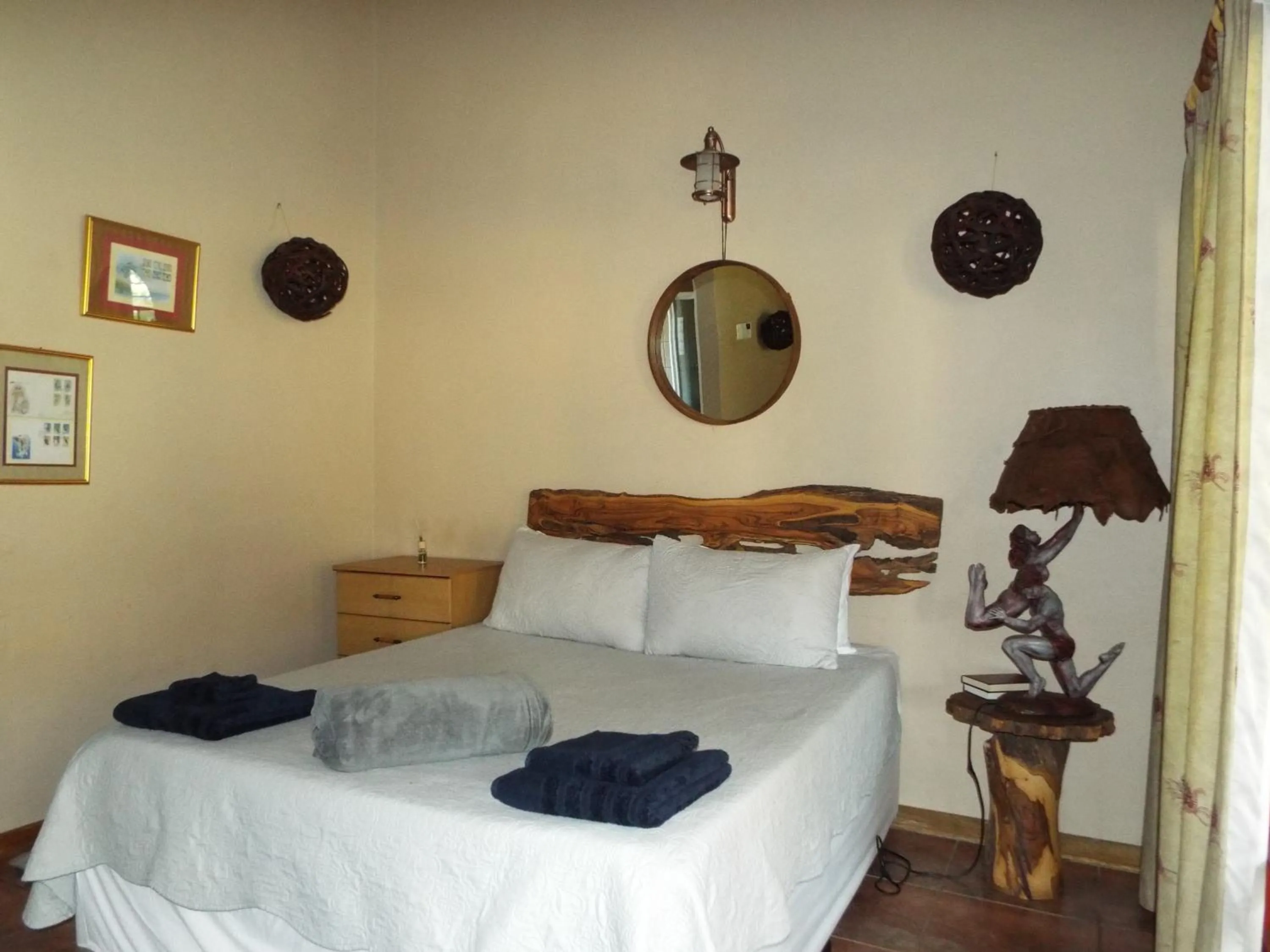 Bedroom, Bed in Aloes Country Inn