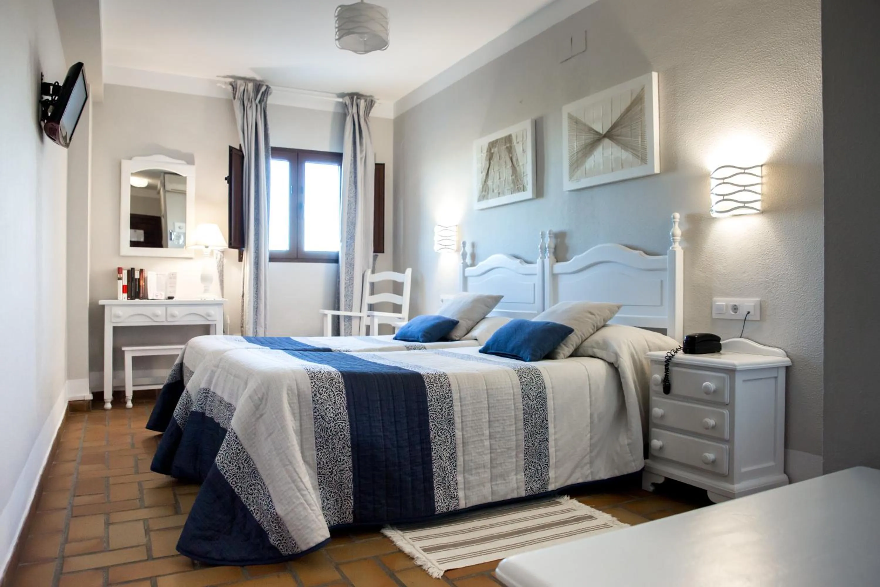 Photo of the whole room, Bed in Hotel Zuhayra