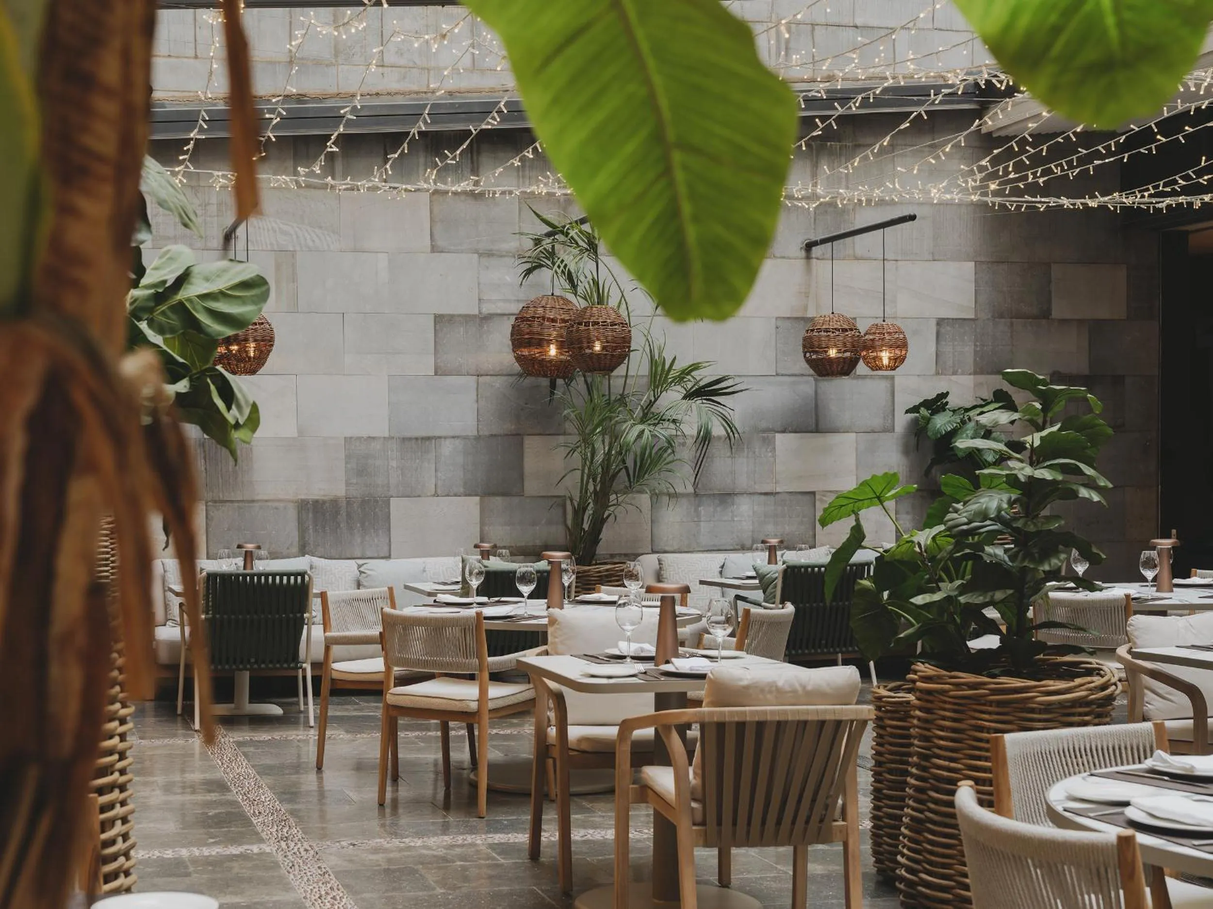 Restaurant/places to eat in Molina Lario