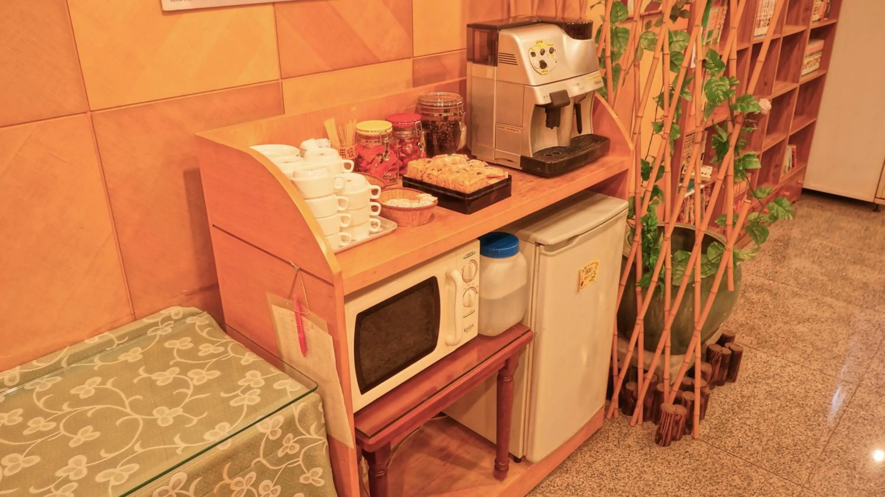 Coffee/tea facilities in Hwa Du Hotel