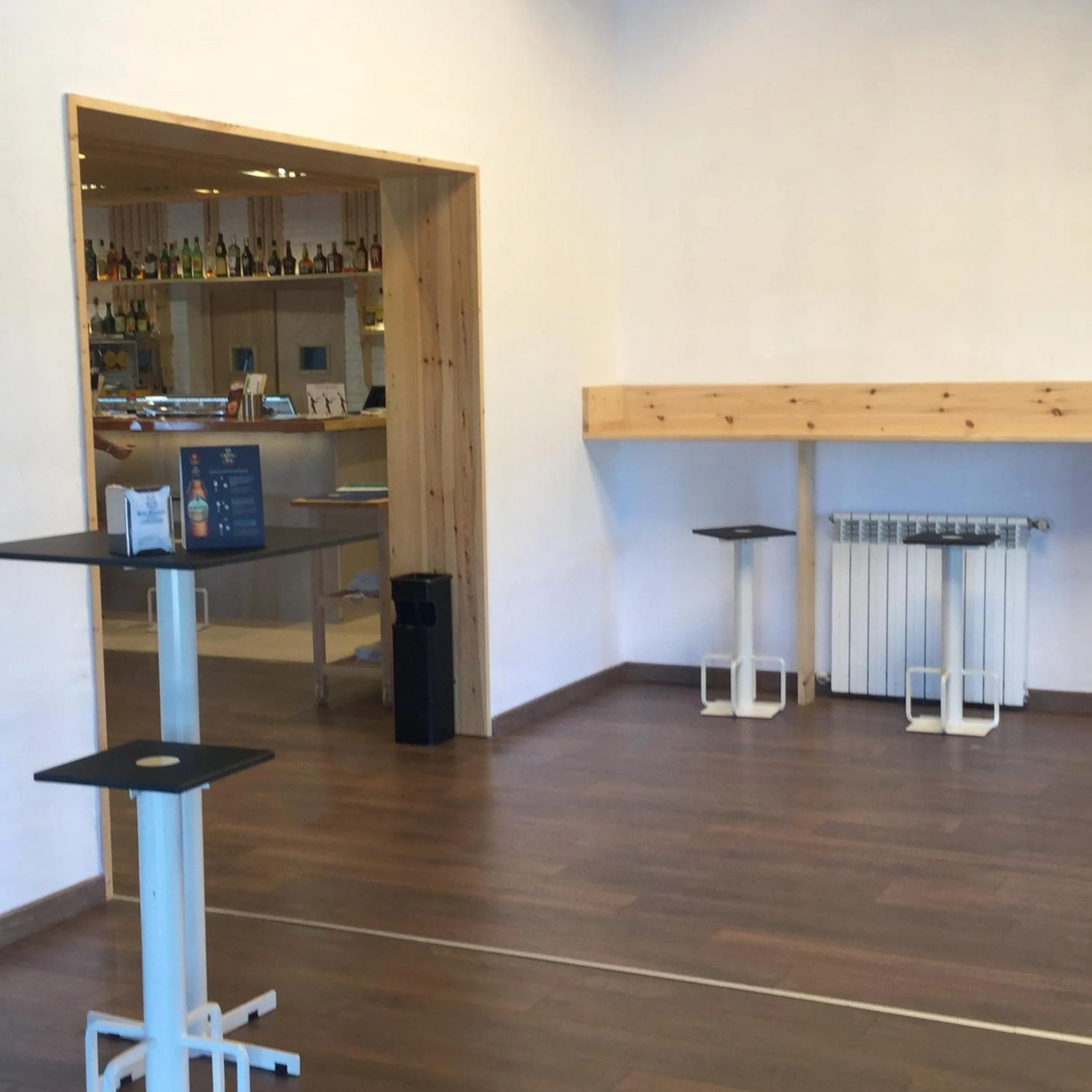 Lounge or bar in Mirasierra