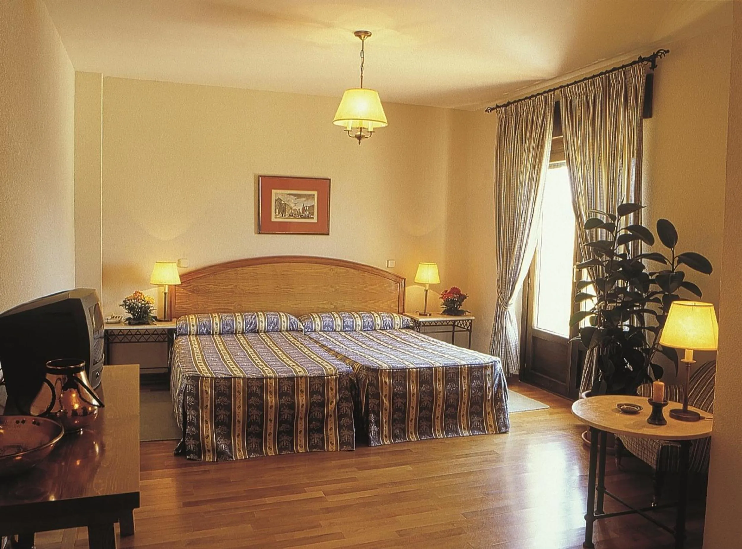 Photo of the whole room, Bed in Mirasierra