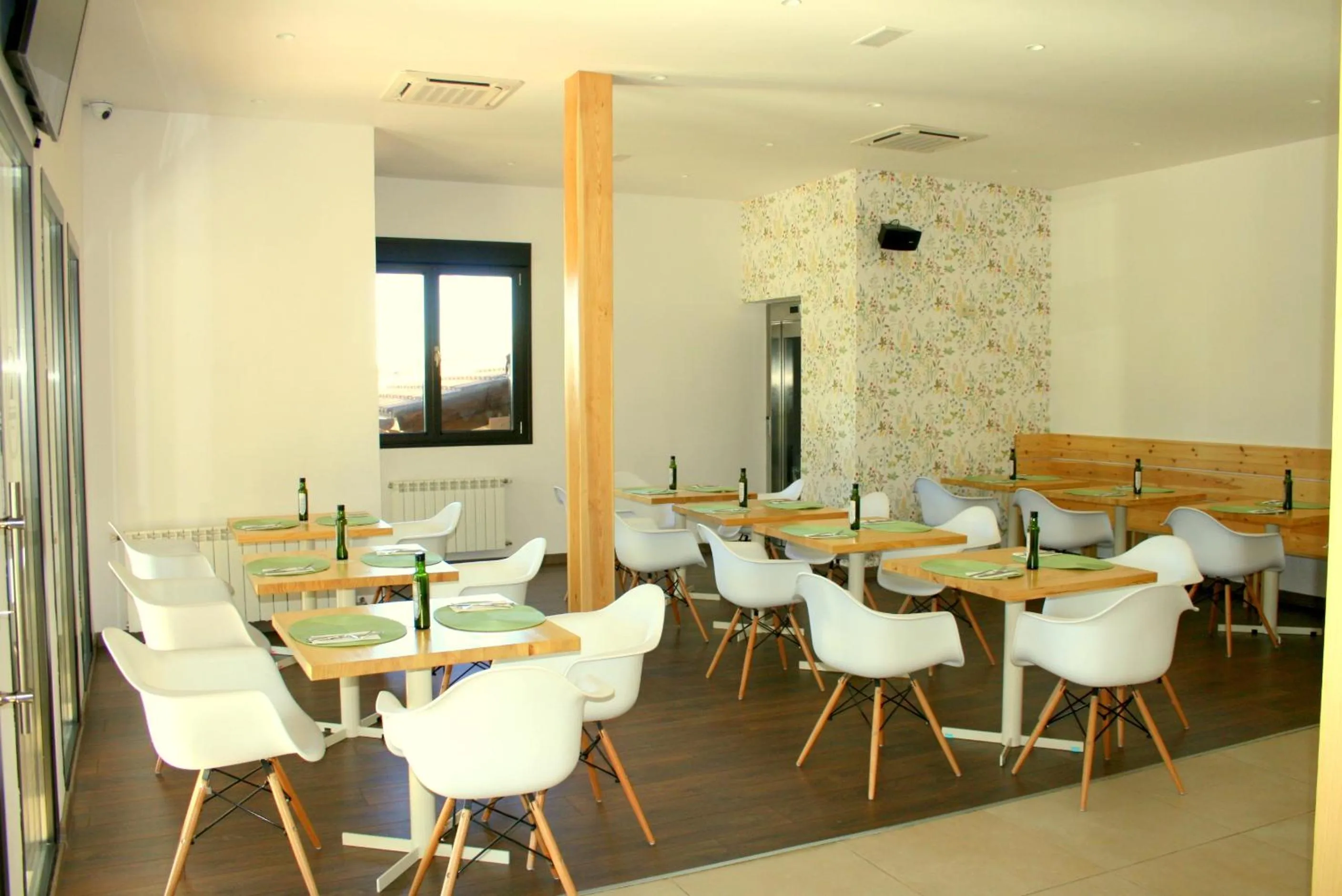 Restaurant/places to eat in Mirasierra