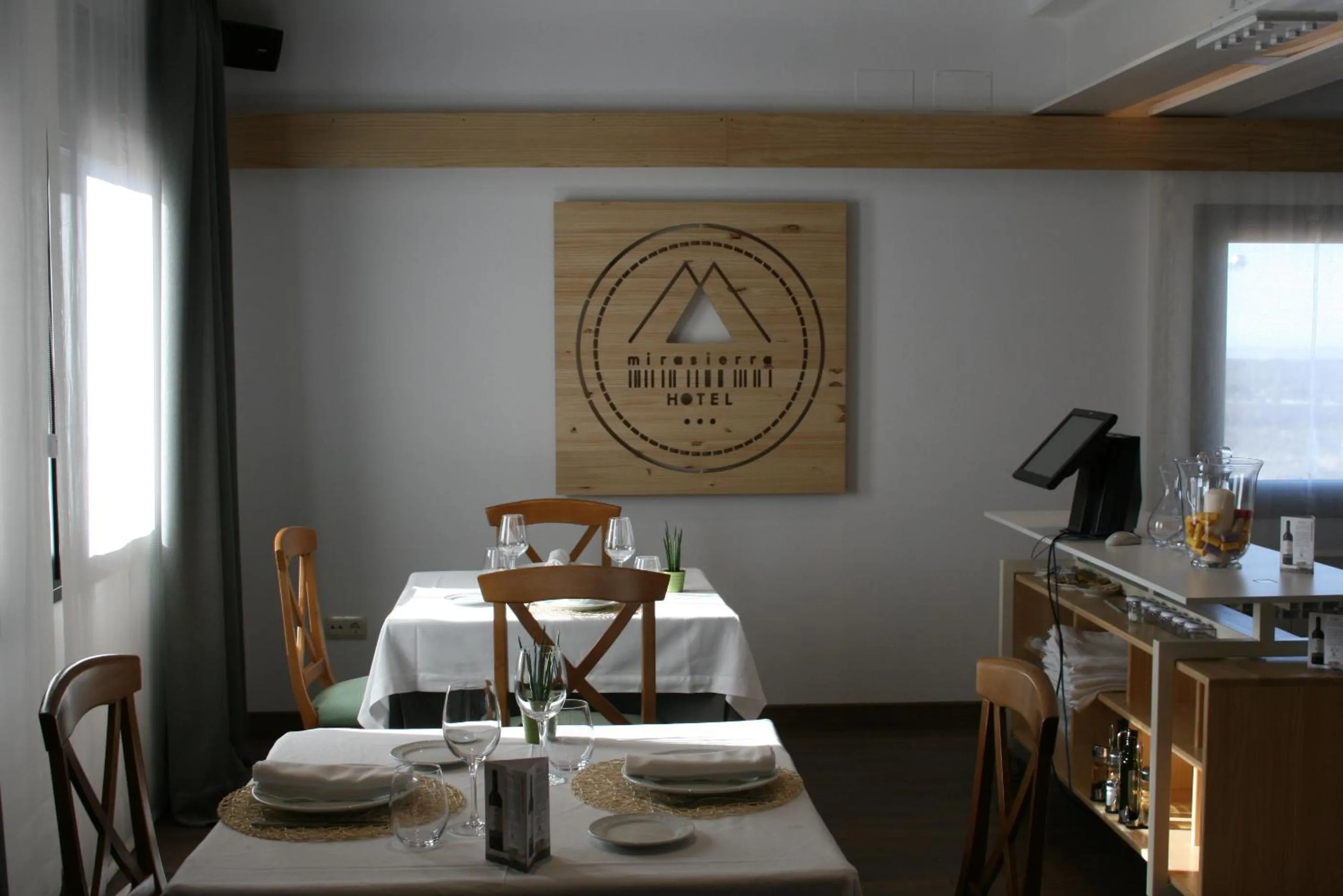 Restaurant/places to eat in Mirasierra