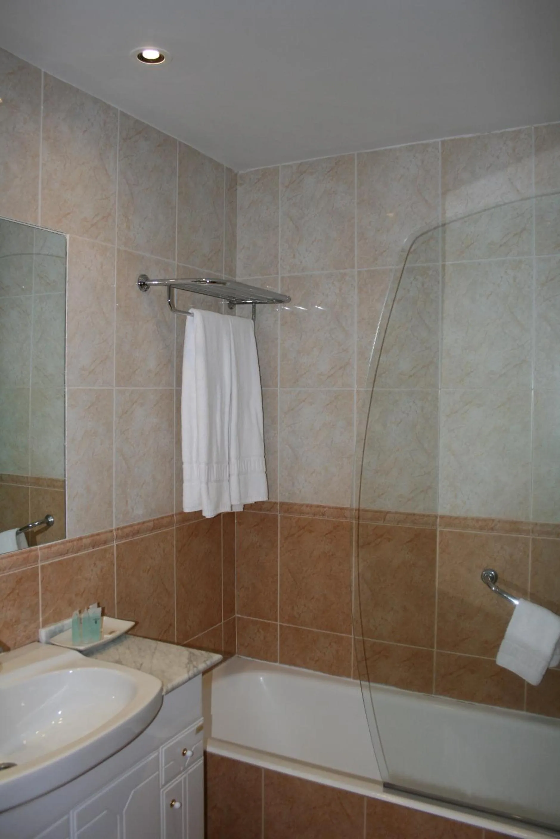 Bathroom in Mirasierra