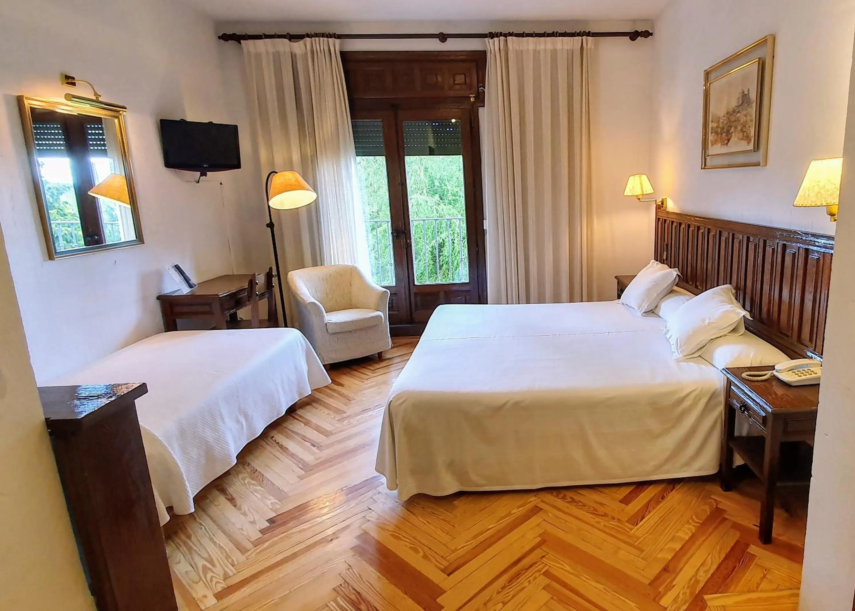 Bedroom, Bed in Mirasierra