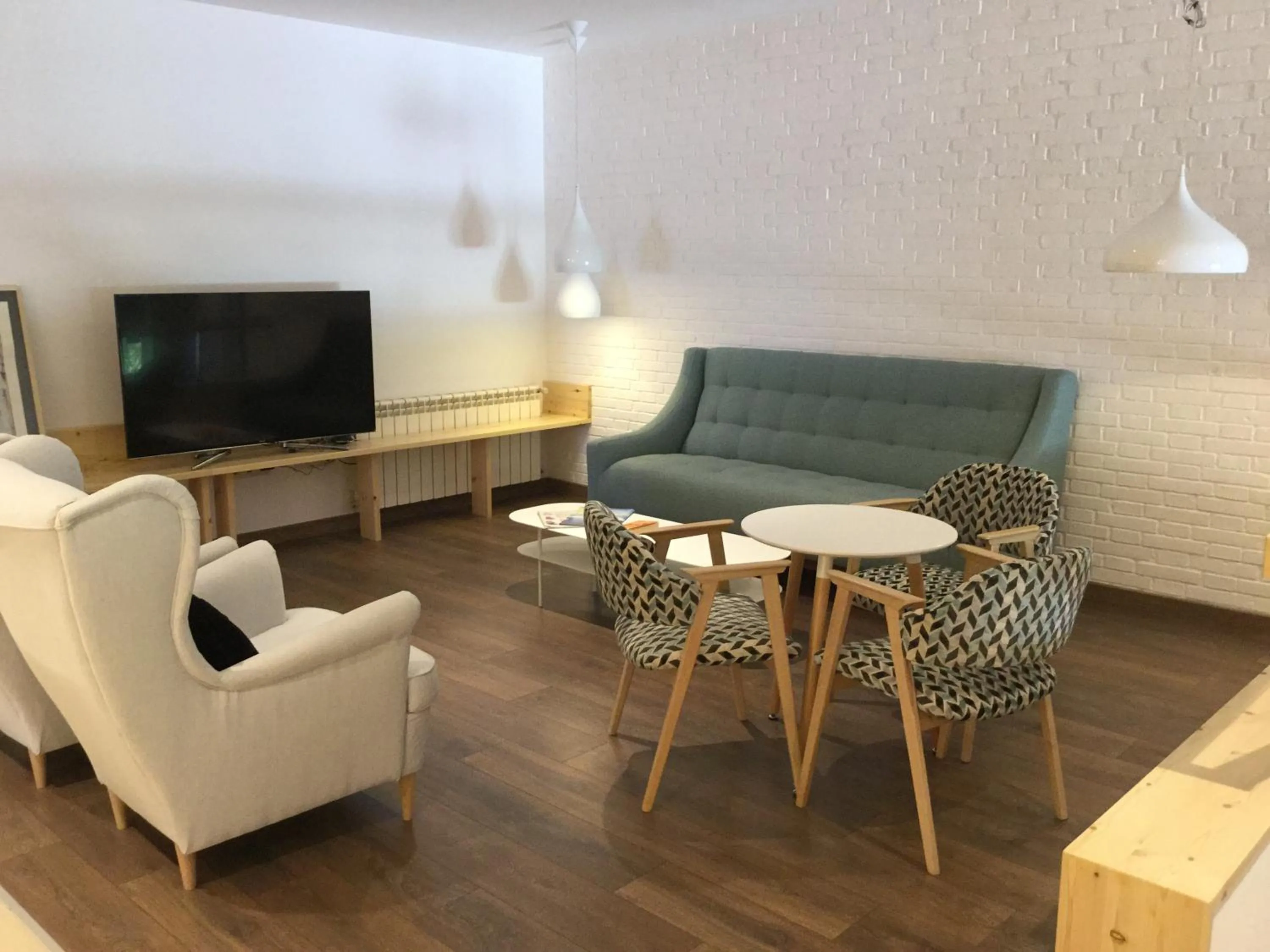 Restaurant/places to eat in Mirasierra