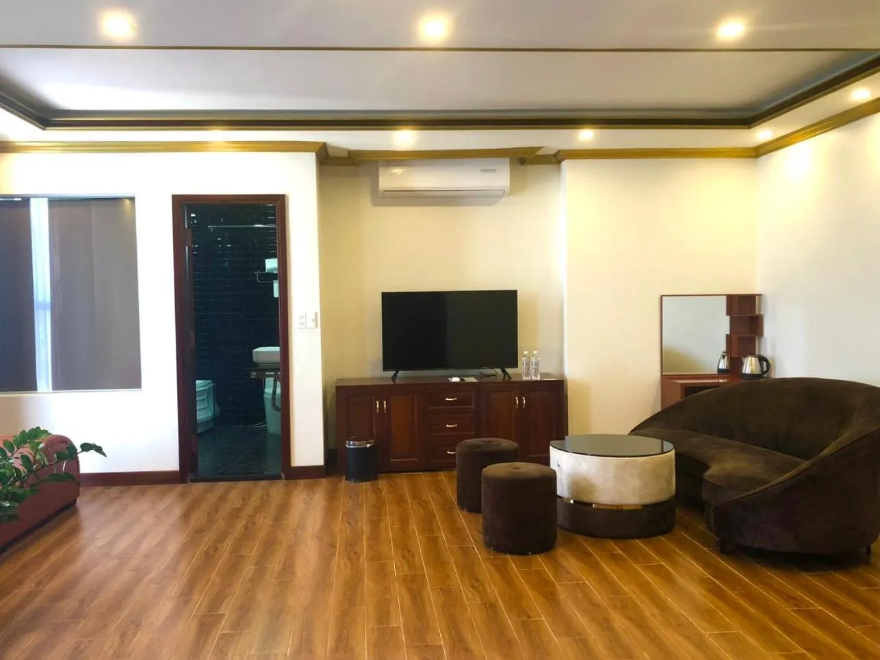 Seating area in Golden Sea HaLong Hotel