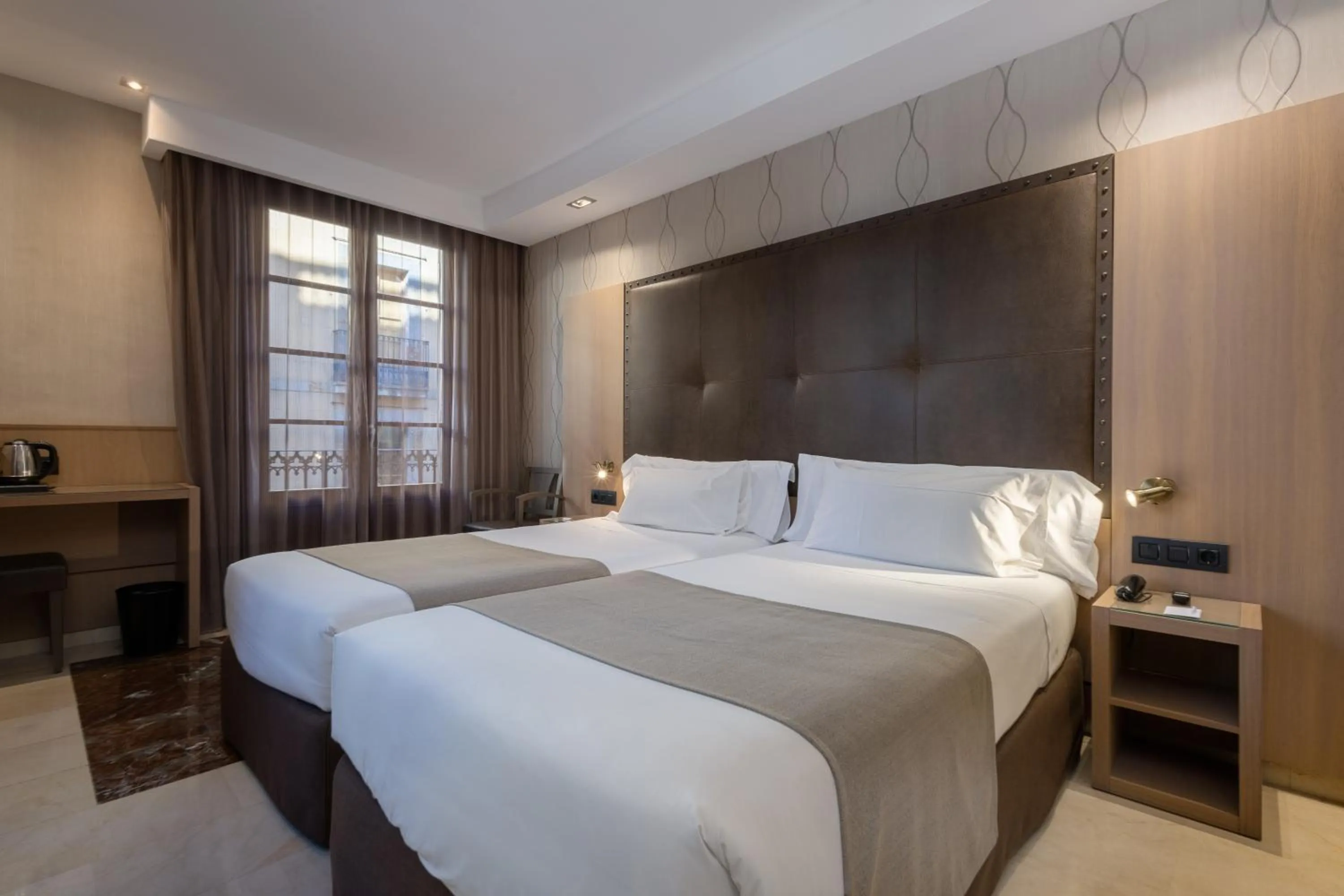 Bedroom, Bed in Gran Hotel Barcino