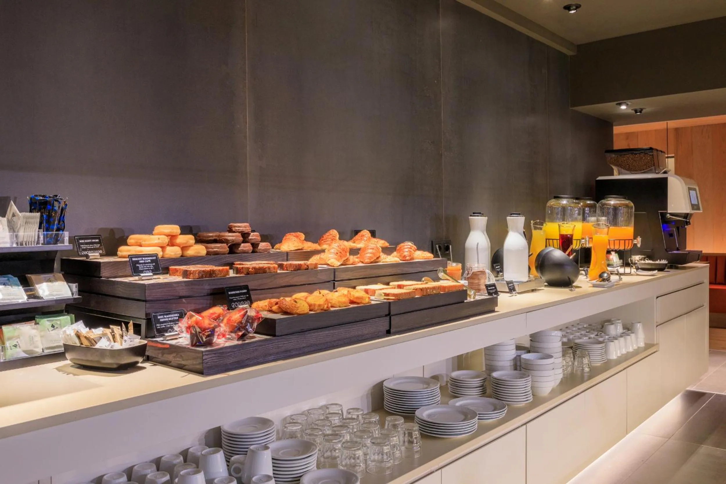 Food and drinks in Gran Hotel Barcino