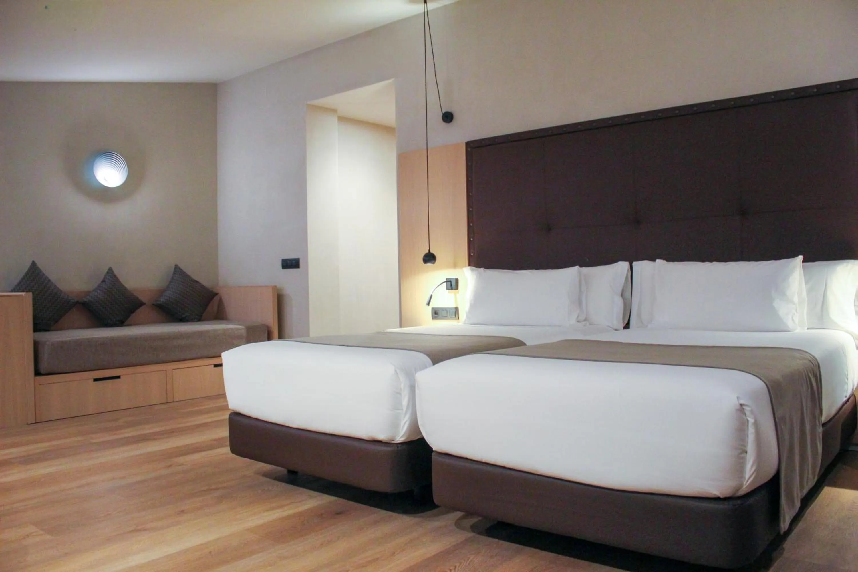 Bedroom, Bed in Gran Hotel Barcino