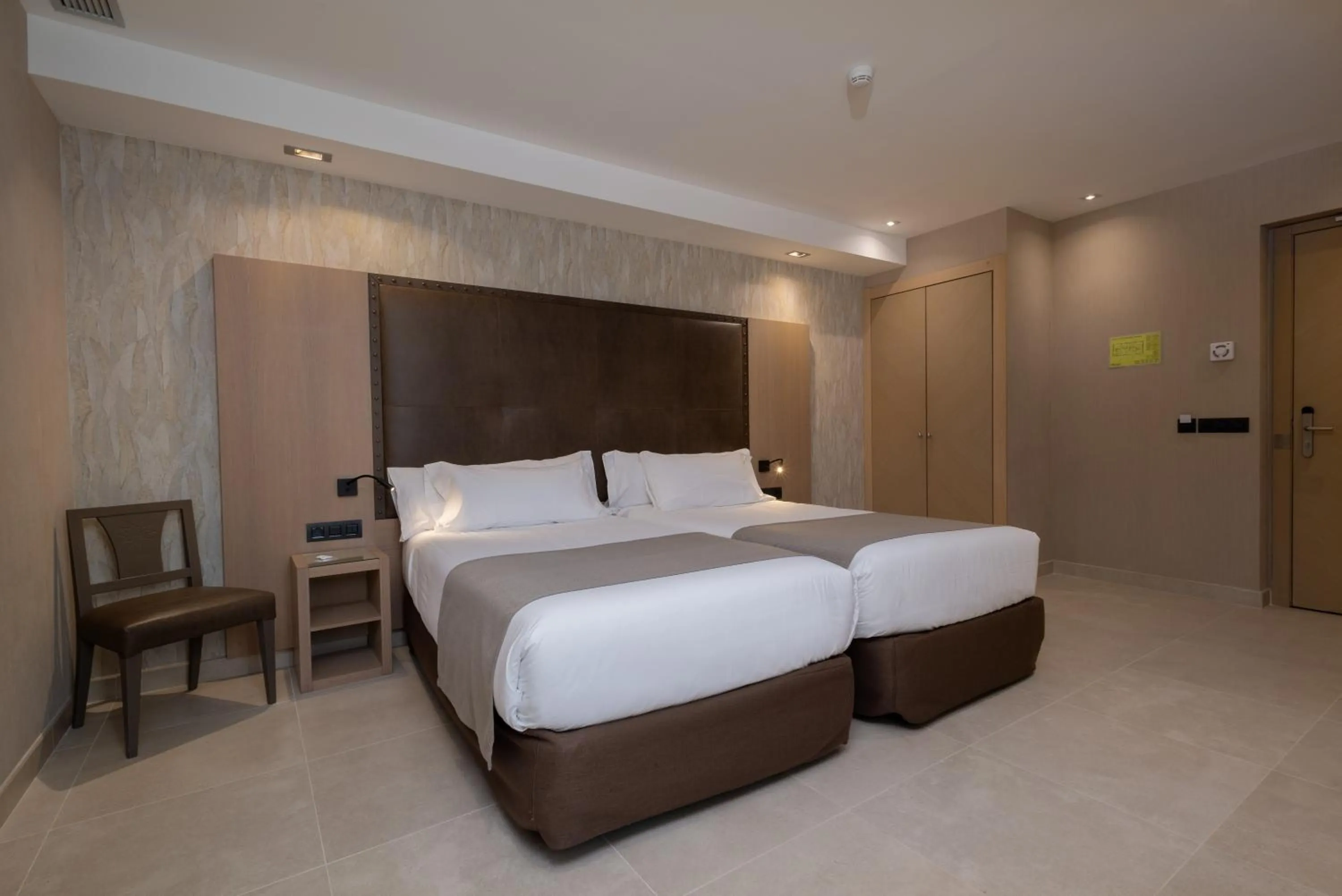 Bedroom, Bed in Gran Hotel Barcino