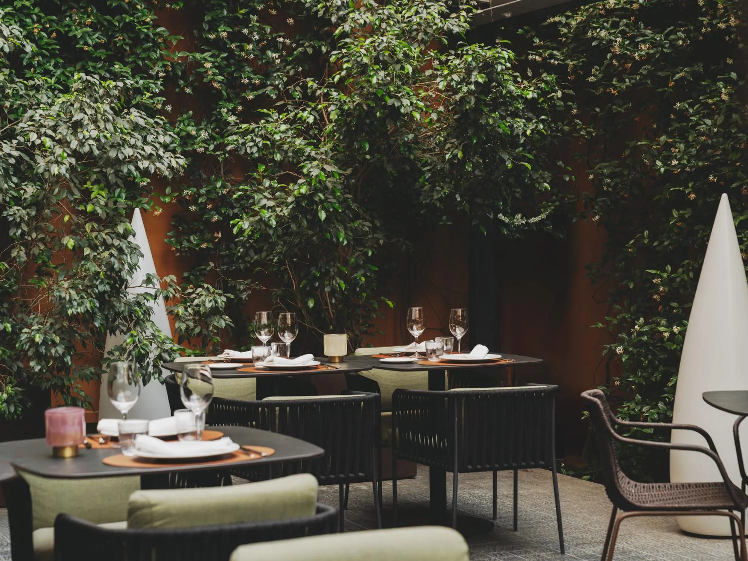 Restaurant/places to eat in Gallery Hotel 4 Sup