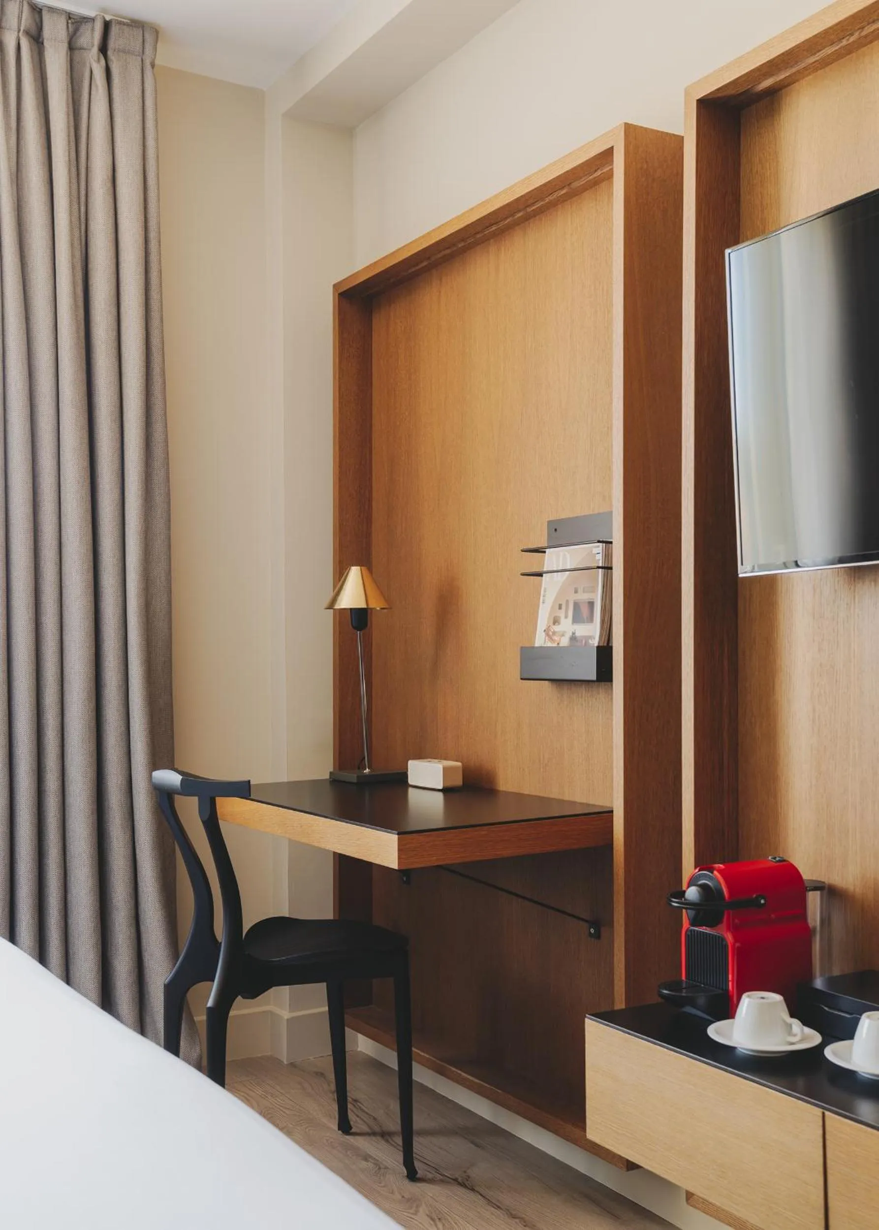 Decorative detail, Bed in Gallery Hotel 4 Sup