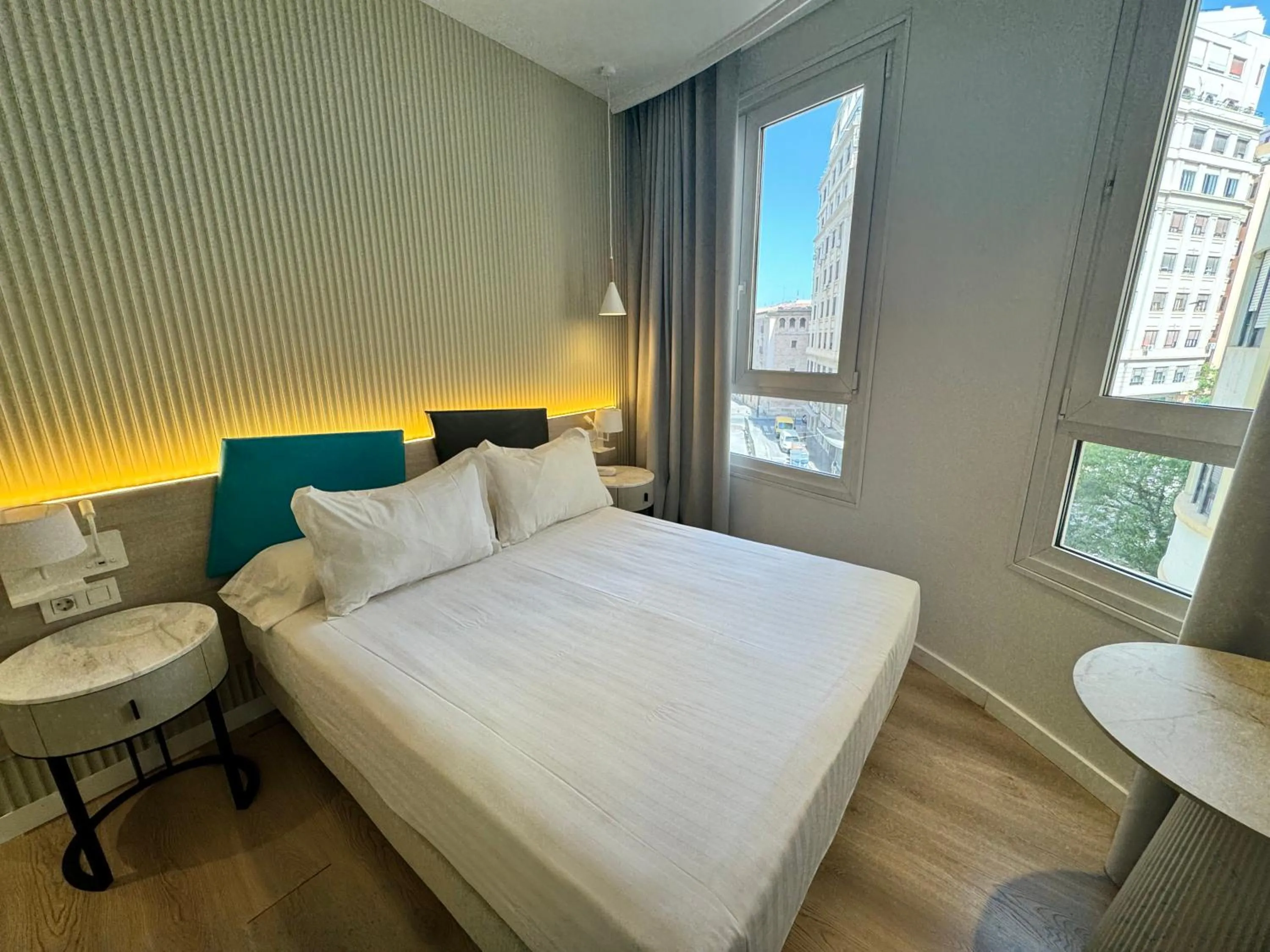 Bedroom, Bed in Hotel Mediterraneo Valencia