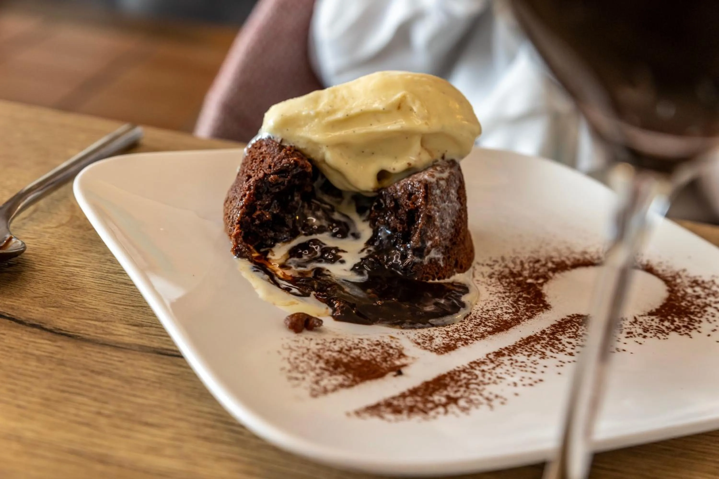 Restaurant/places to eat in CÔTE GARONNE le BALCON DES DAMES -hôtel et restaurant- Tonneins Fauillet Marmande - vue panoramique bord de Garonne chambres climatisées