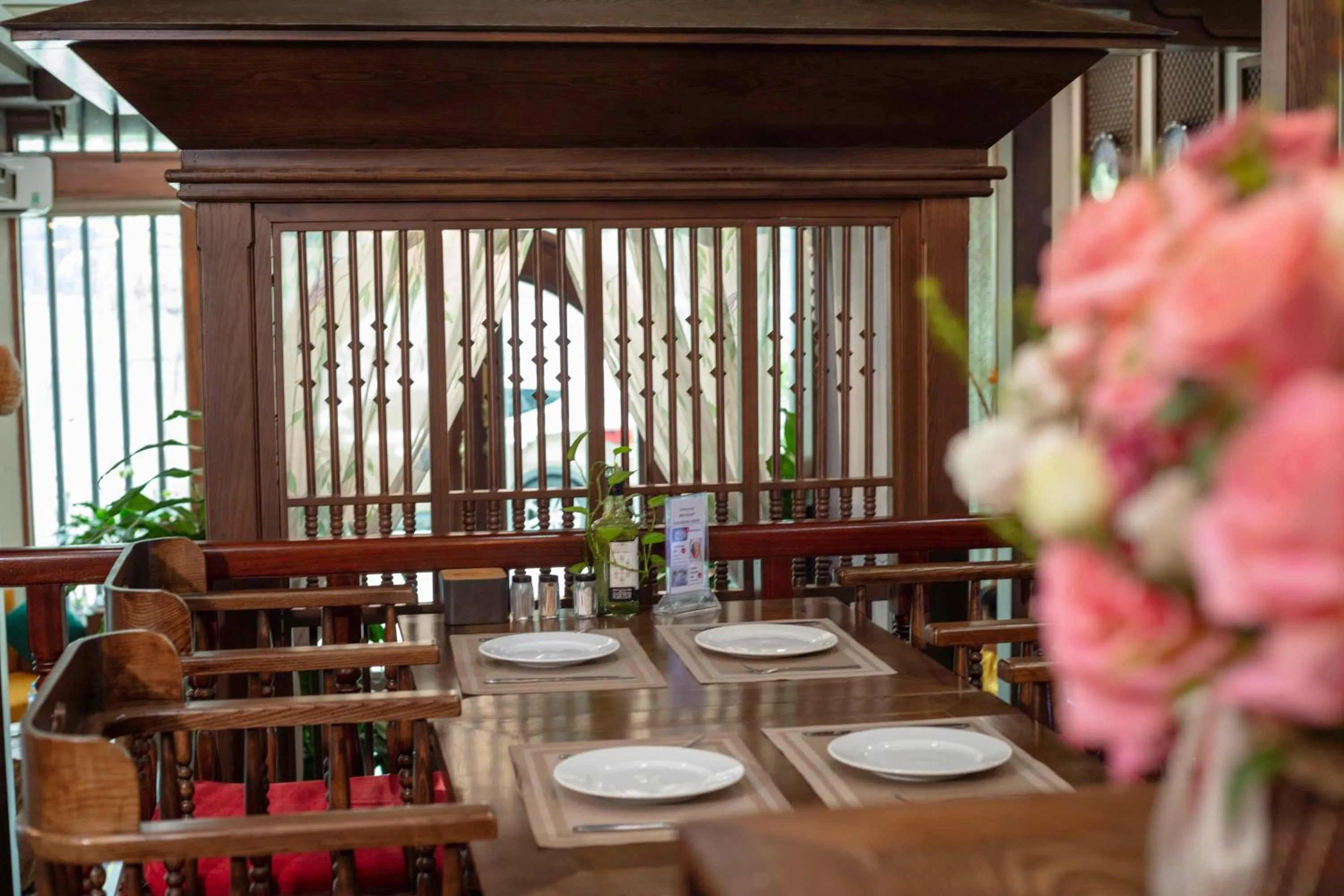 Restaurant/places to eat in Veshia Hotel & Spa