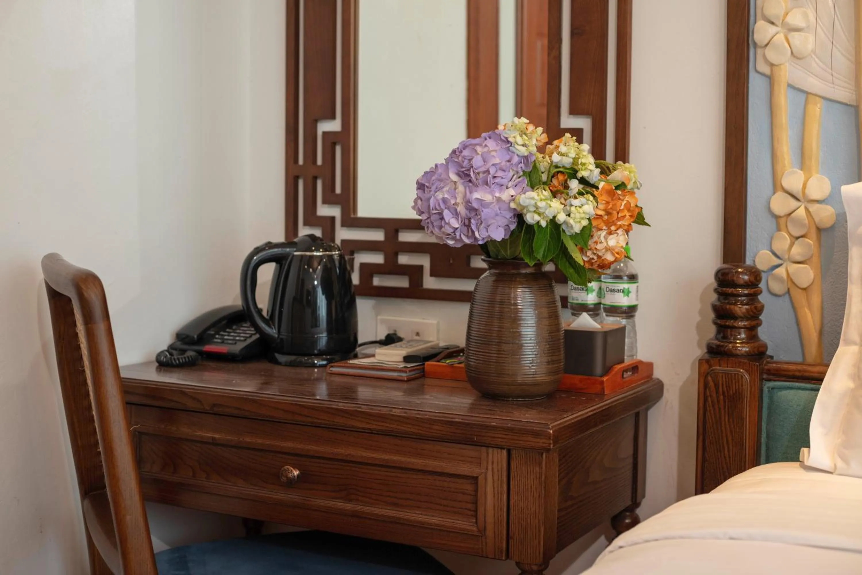 Coffee/tea facilities, Bed in Veshia Hotel & Spa