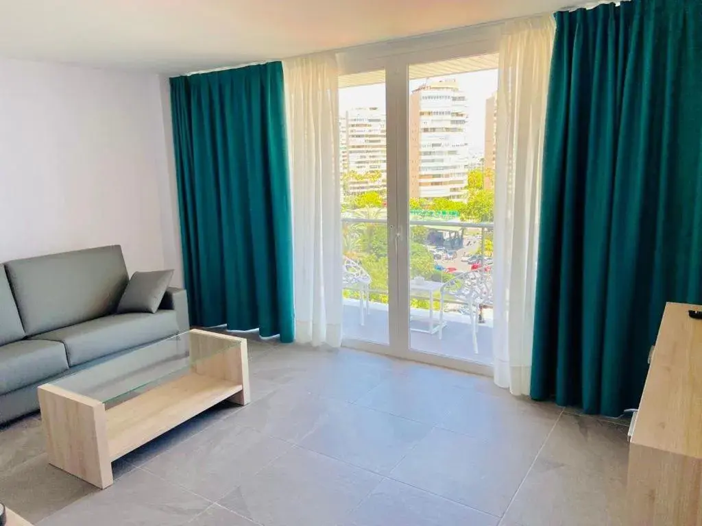 Deluxe Suite with Sea View in Hotel Isabel Deluxe Suite with Sea View in Hotel Isabel