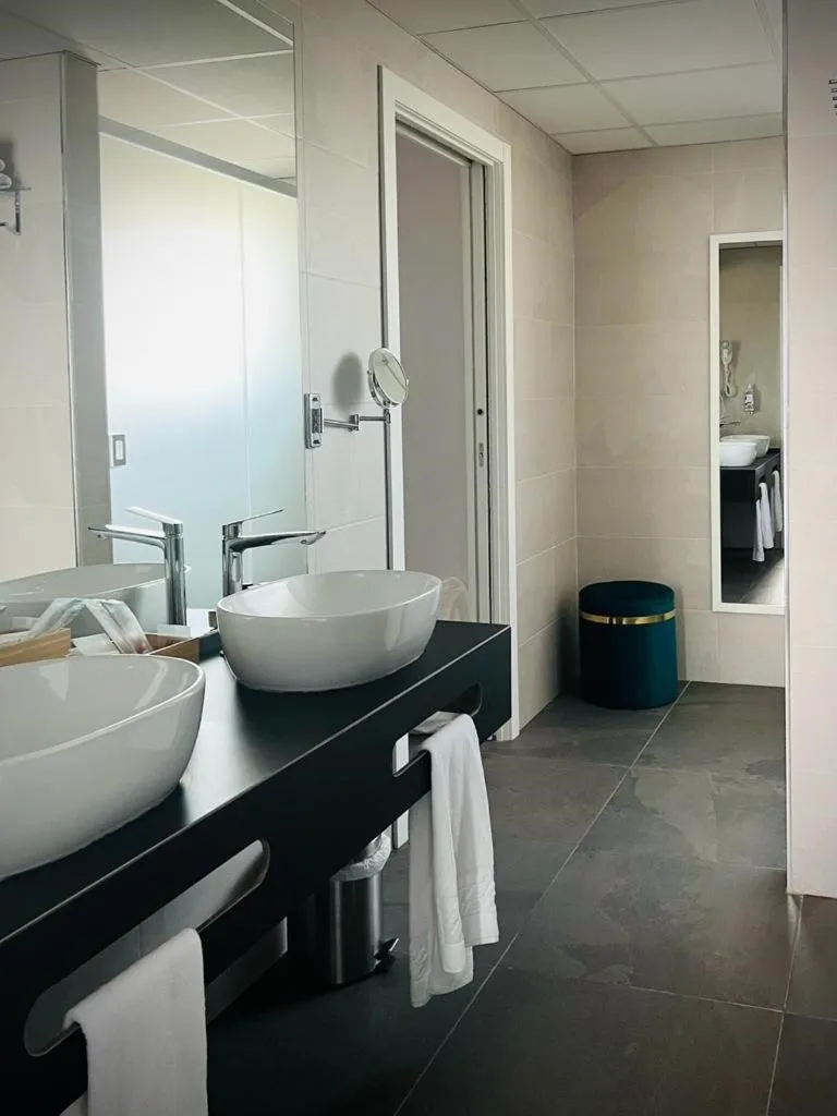 Bathroom in Hotel Isabel