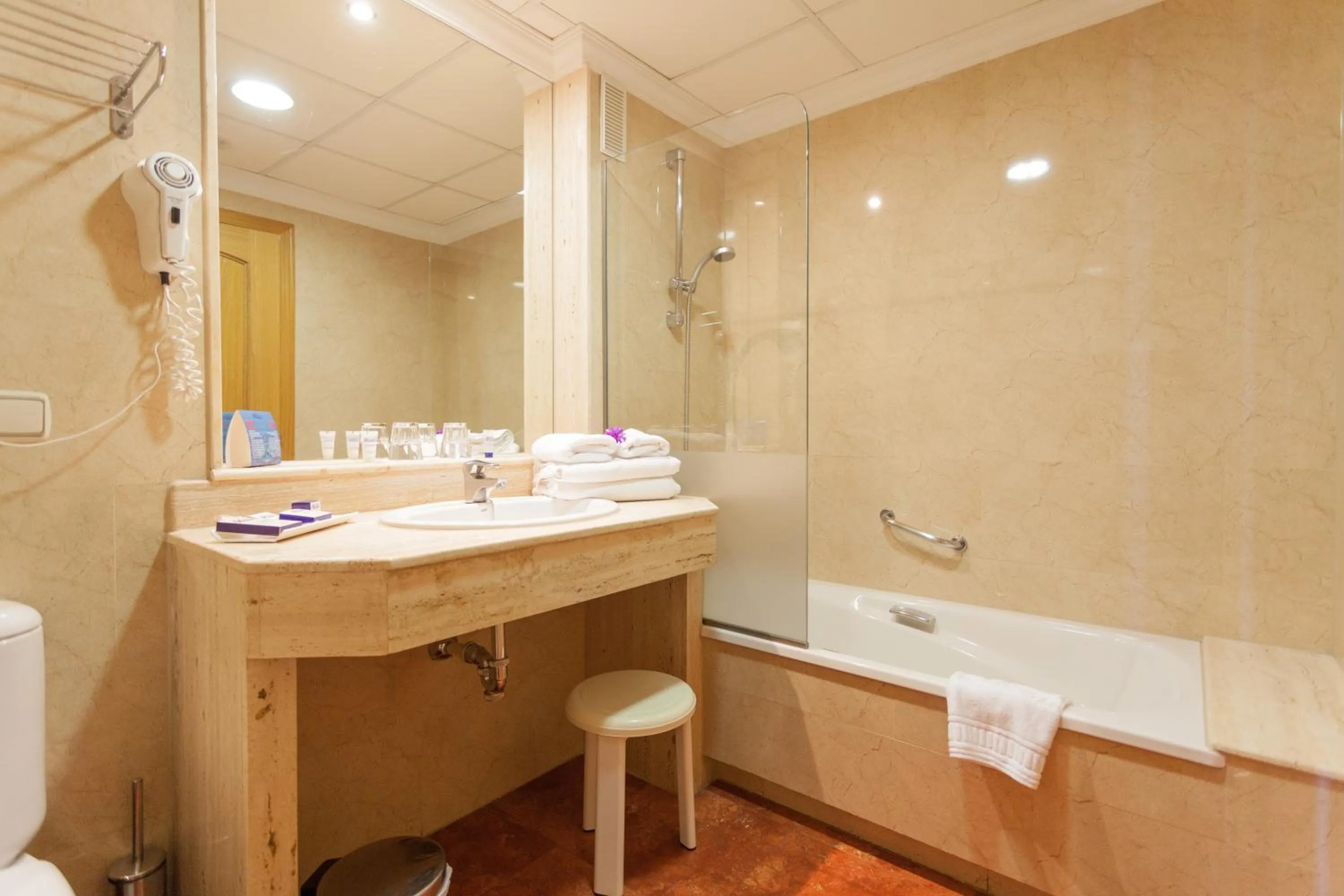 Bathroom in Hotel Isabel