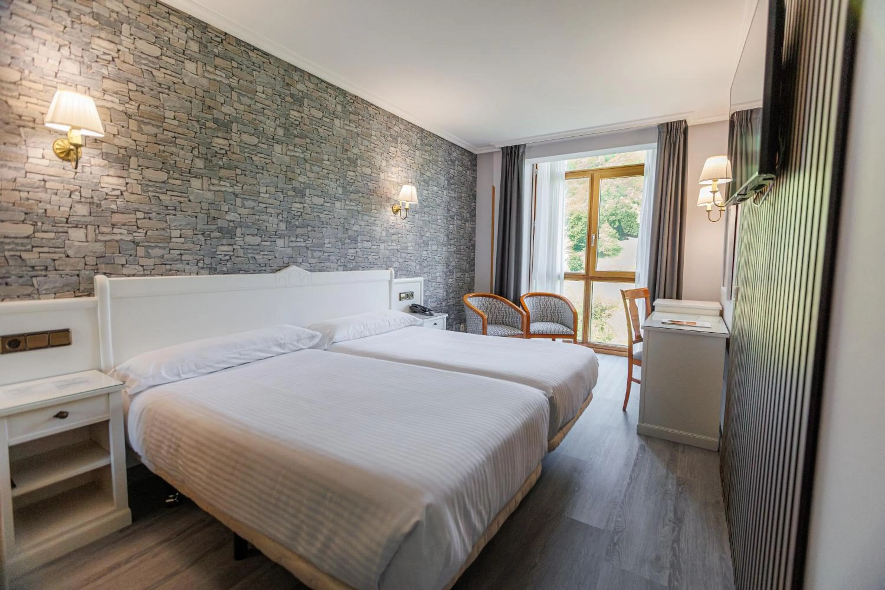 Bed in Hotel Ciudad Cangas de Onis