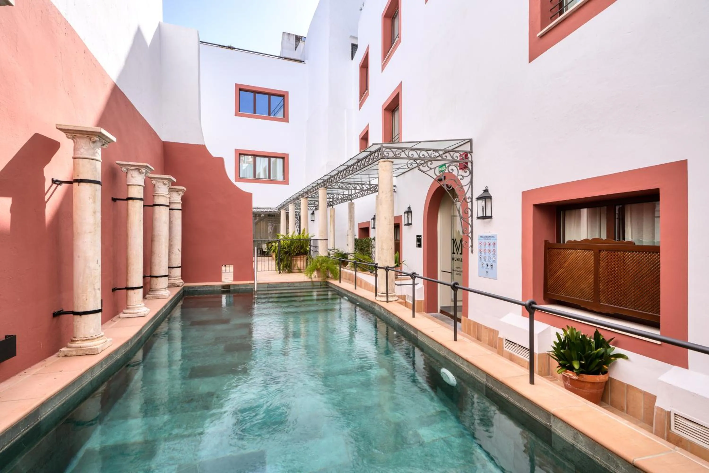 Patio in Hotel Murillo Reinoso