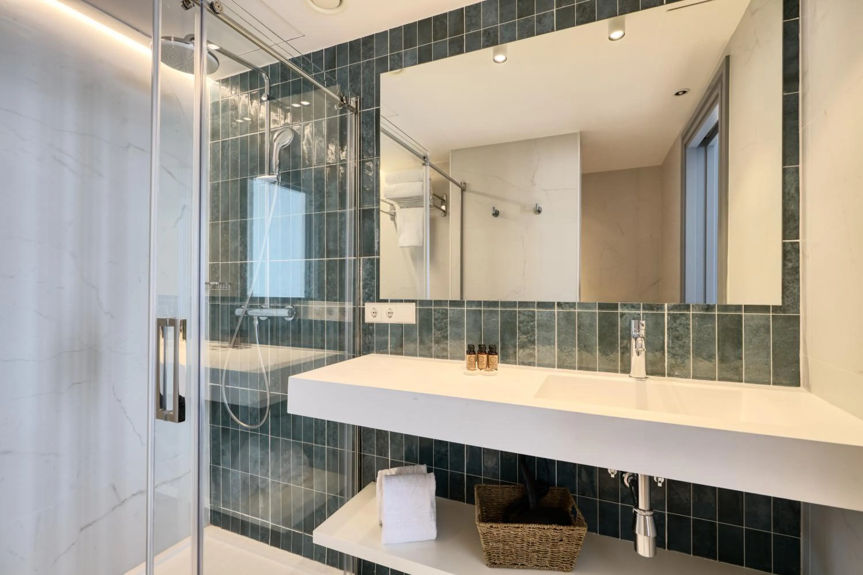 Shower in Hotel Murillo Reinoso