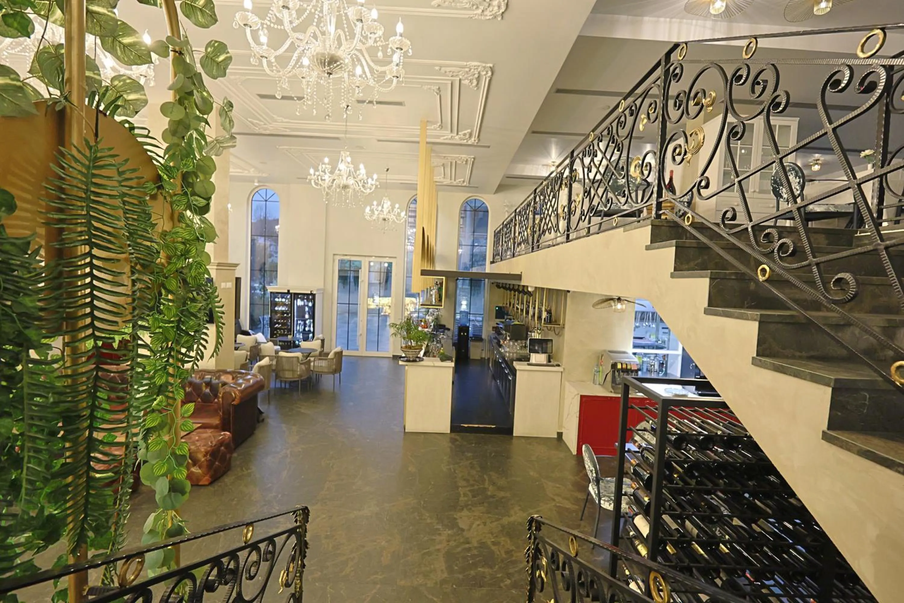 Restaurant/places to eat in Martiness Hotel Durres