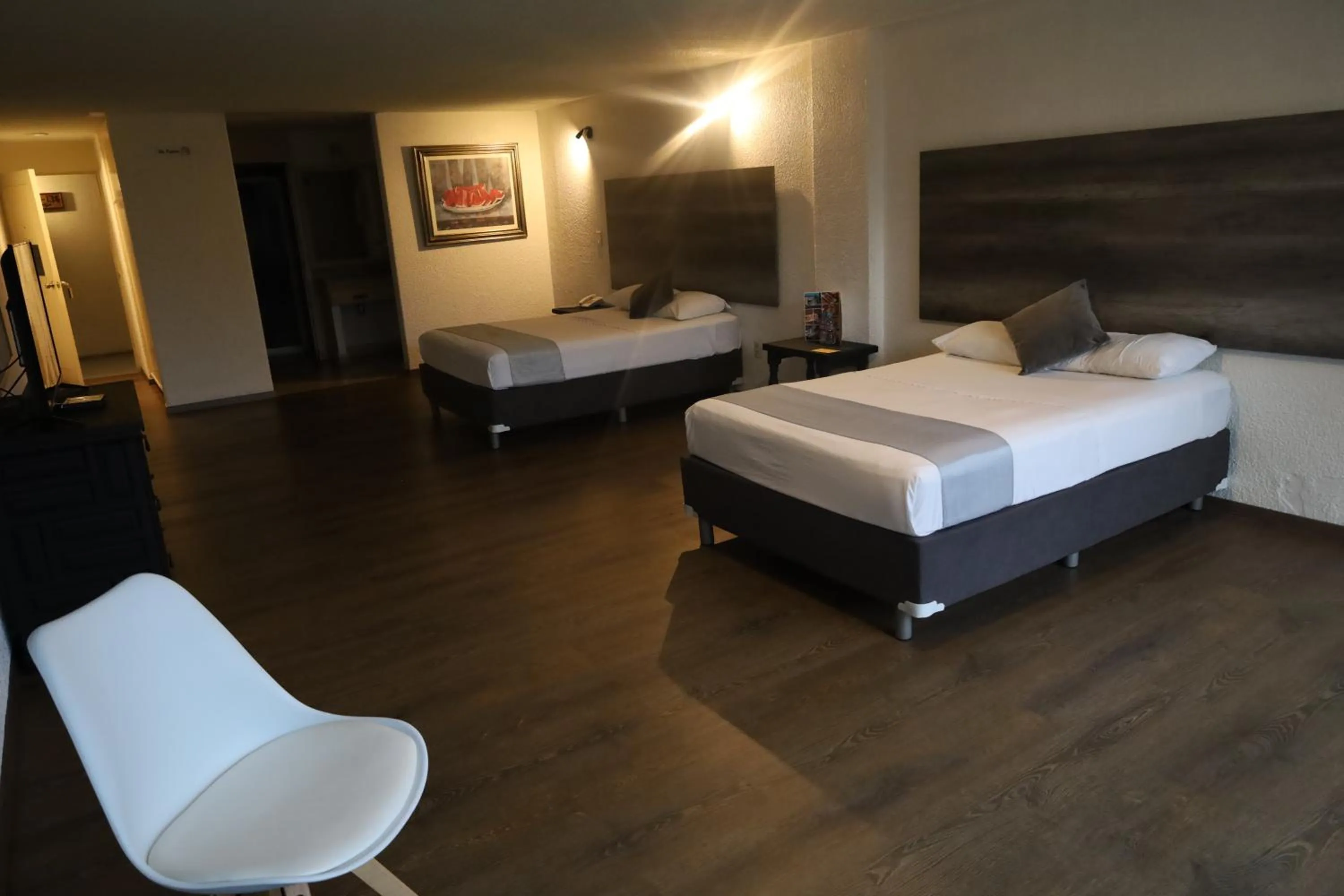 Photo of the whole room, Bed in Hotel Grand Vista Cuernavaca