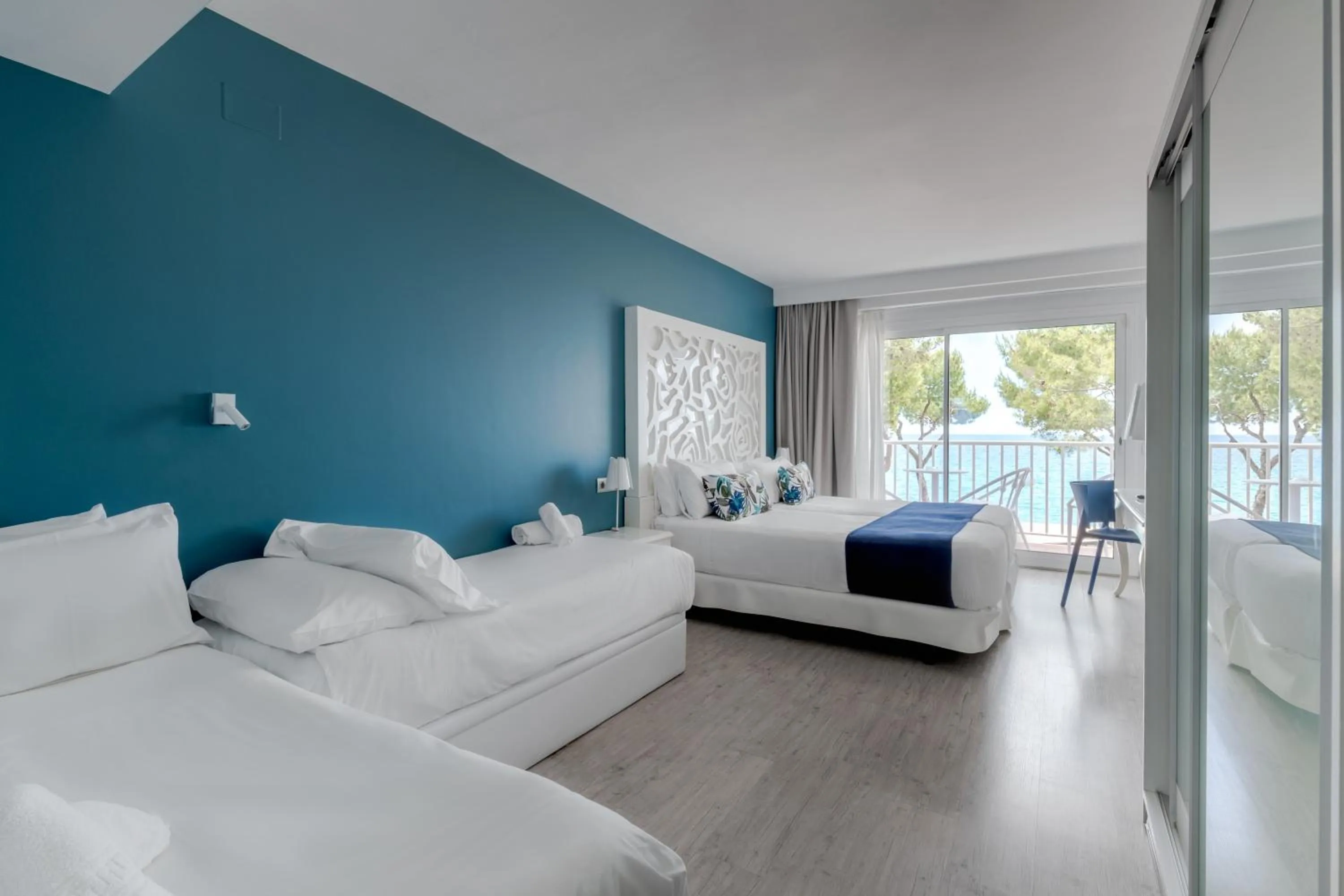 Bed in Hotel Planamar by Escampa Hotels