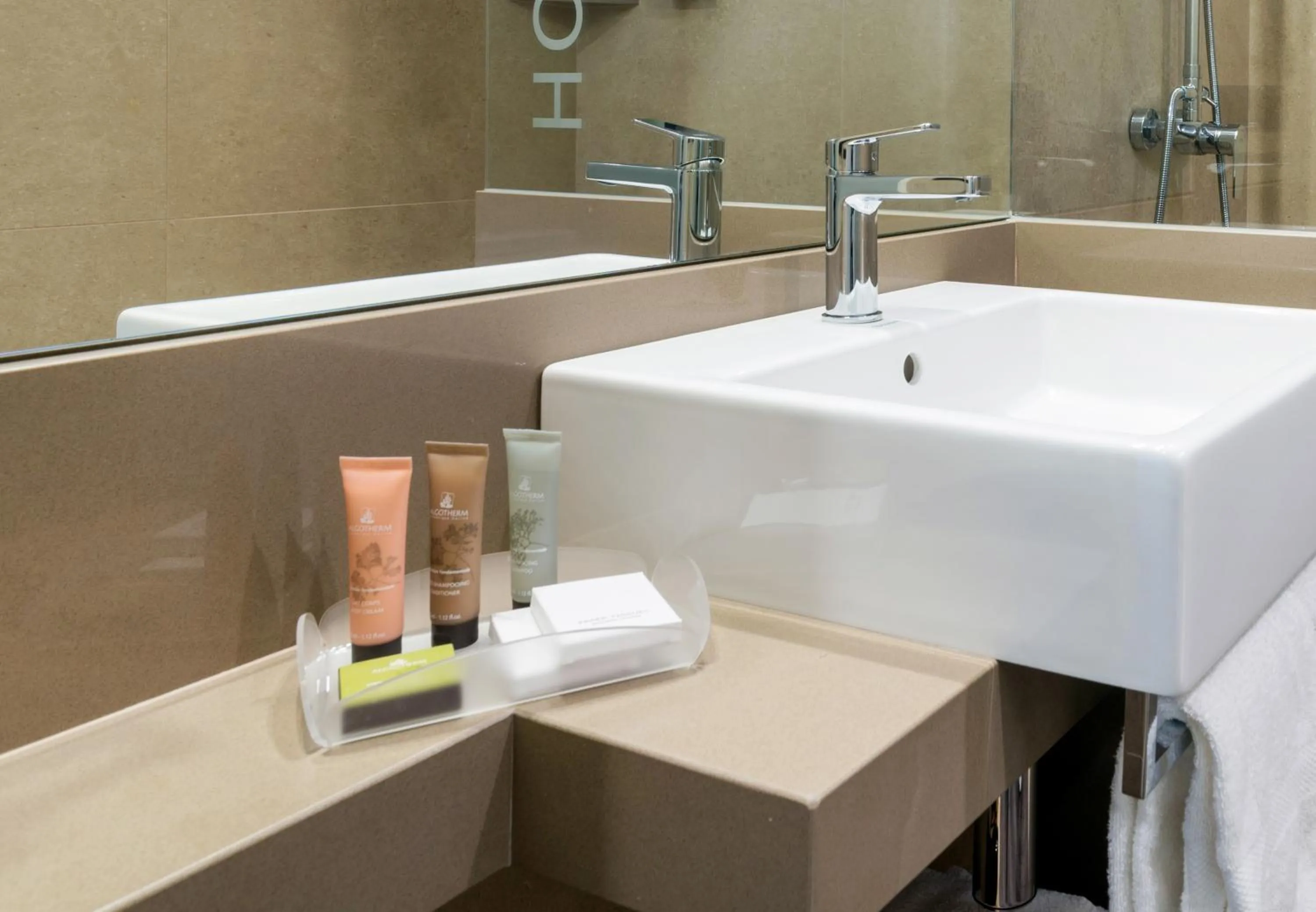 Bathroom in Hotel Alga