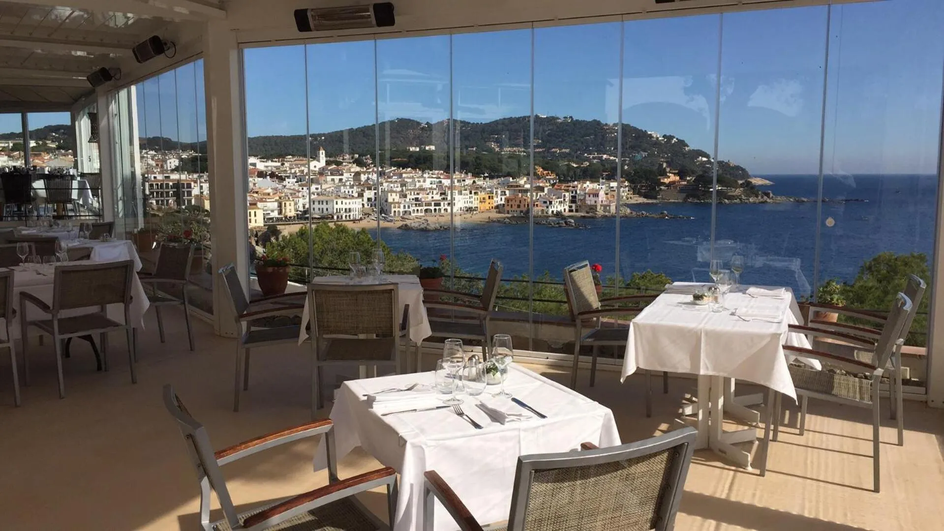 Restaurant/places to eat in Hotel Sant Roc